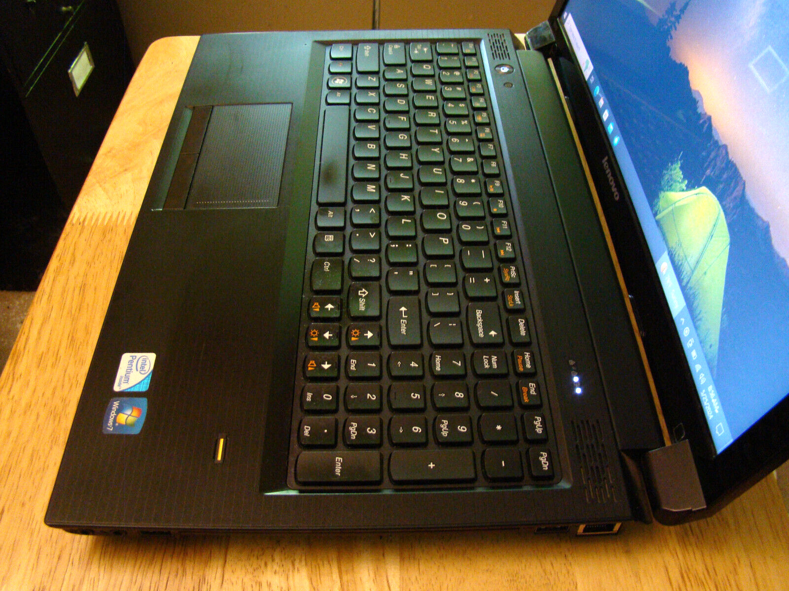 Lenovo B570/Pentium B960 2.20ghz/6gb/320gb/Windows 10 Pro/Web/Hdmi/Vga/15.6