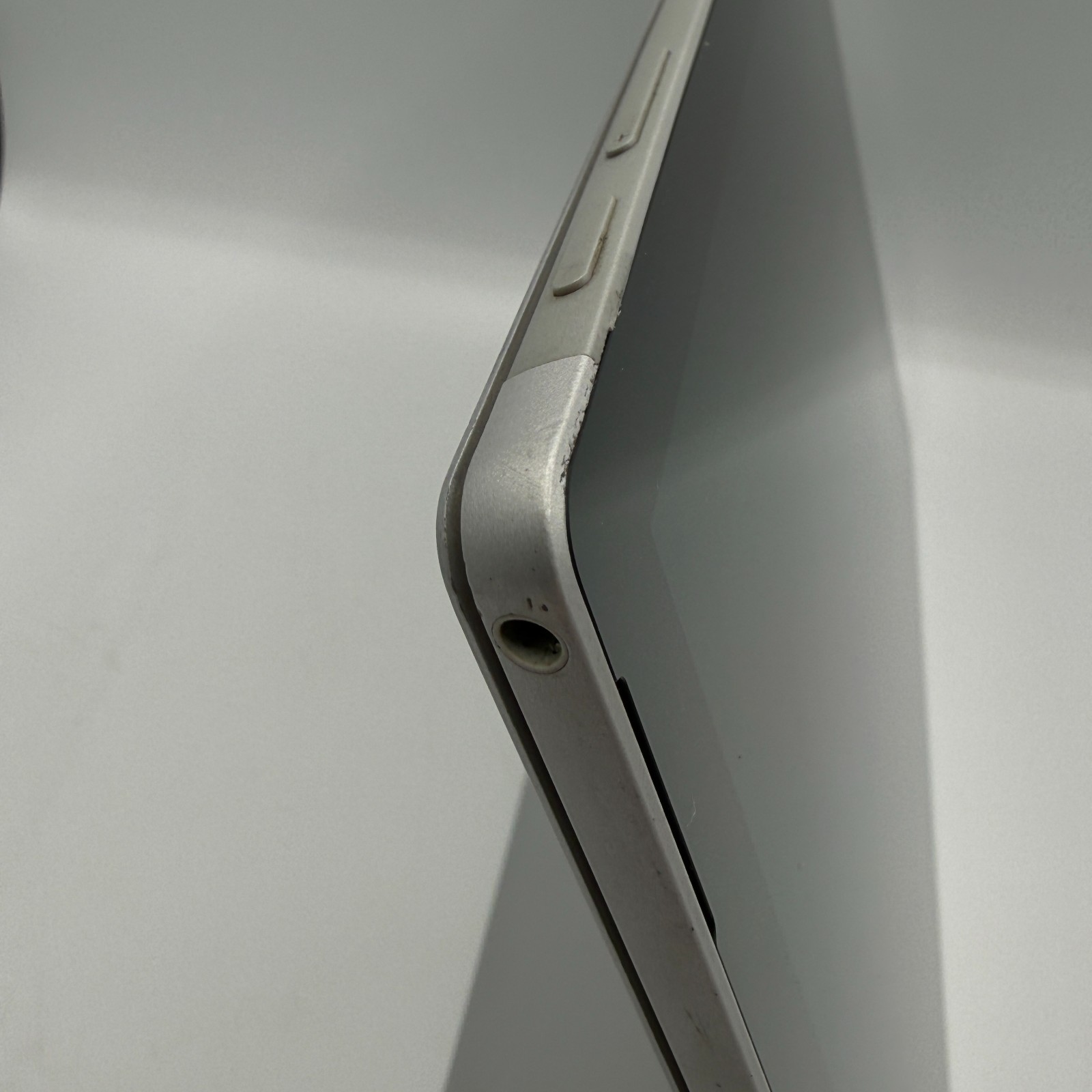 Microsoft Surface Pro 6 1796 i7-8650U 8GB RAM 256GB SSD 12.3″ Win11 Pro Tablet