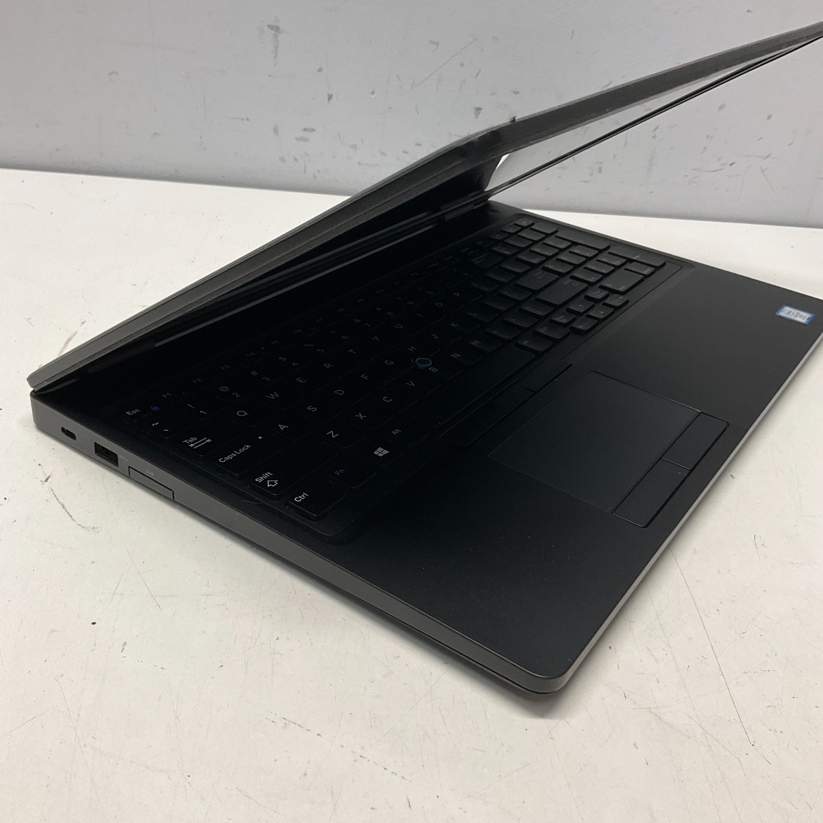Dell Latitude 5590 15.6 Laptop i5-8250U 1.60GHz 8GB 256GB SSD Windows 11 Pro