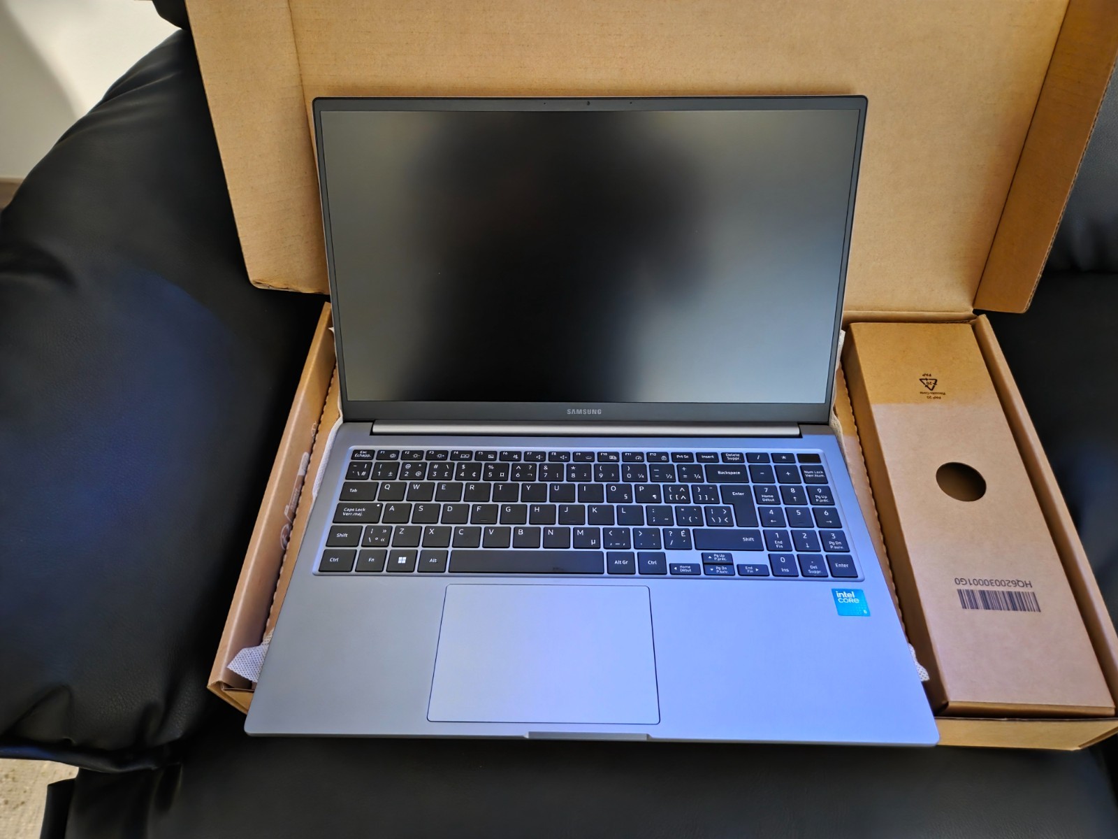 Samsung Galaxy Book4 (15.6″, Core 5, 8GB, Intel® Graphics)