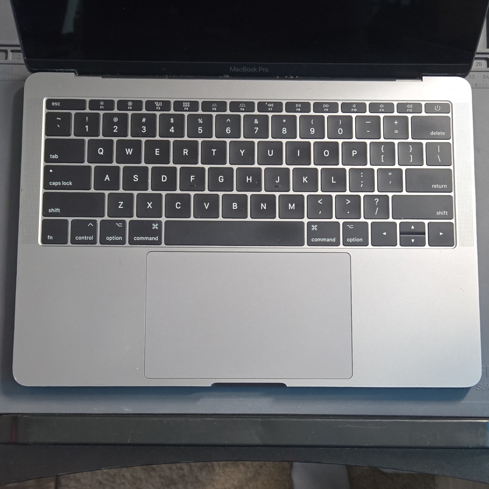 Apple MacBook Pro 13″ A1708 Silver i5 2.3GHz 8GB 128GB SSD (2017)
