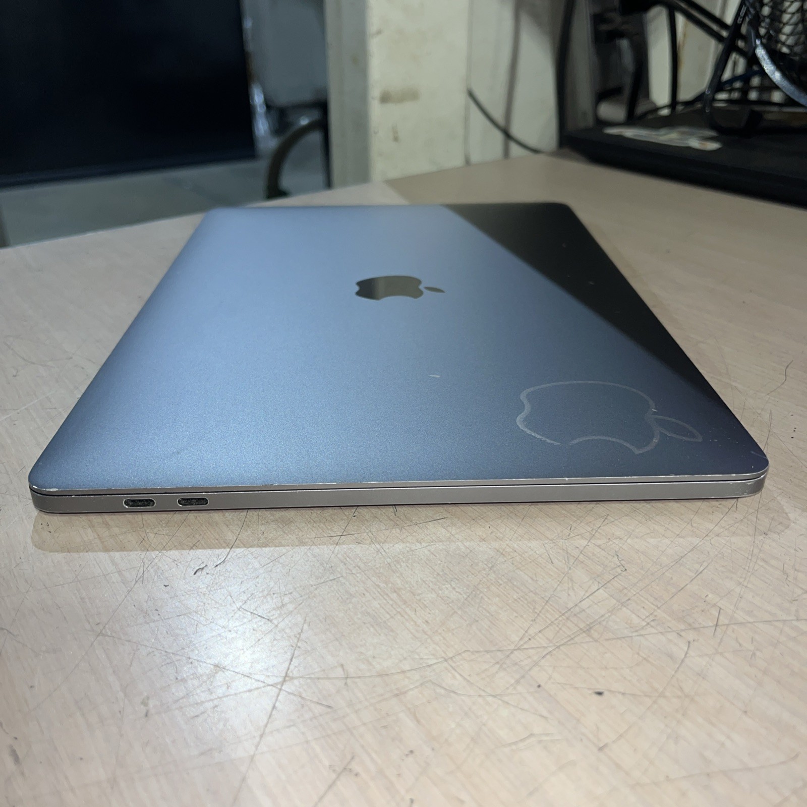 APPLE MACBOOK PRO 13″ TOUCH/MID-2017 CORE I5-7267U 3.1GHZ 8GB RAM 256SSD