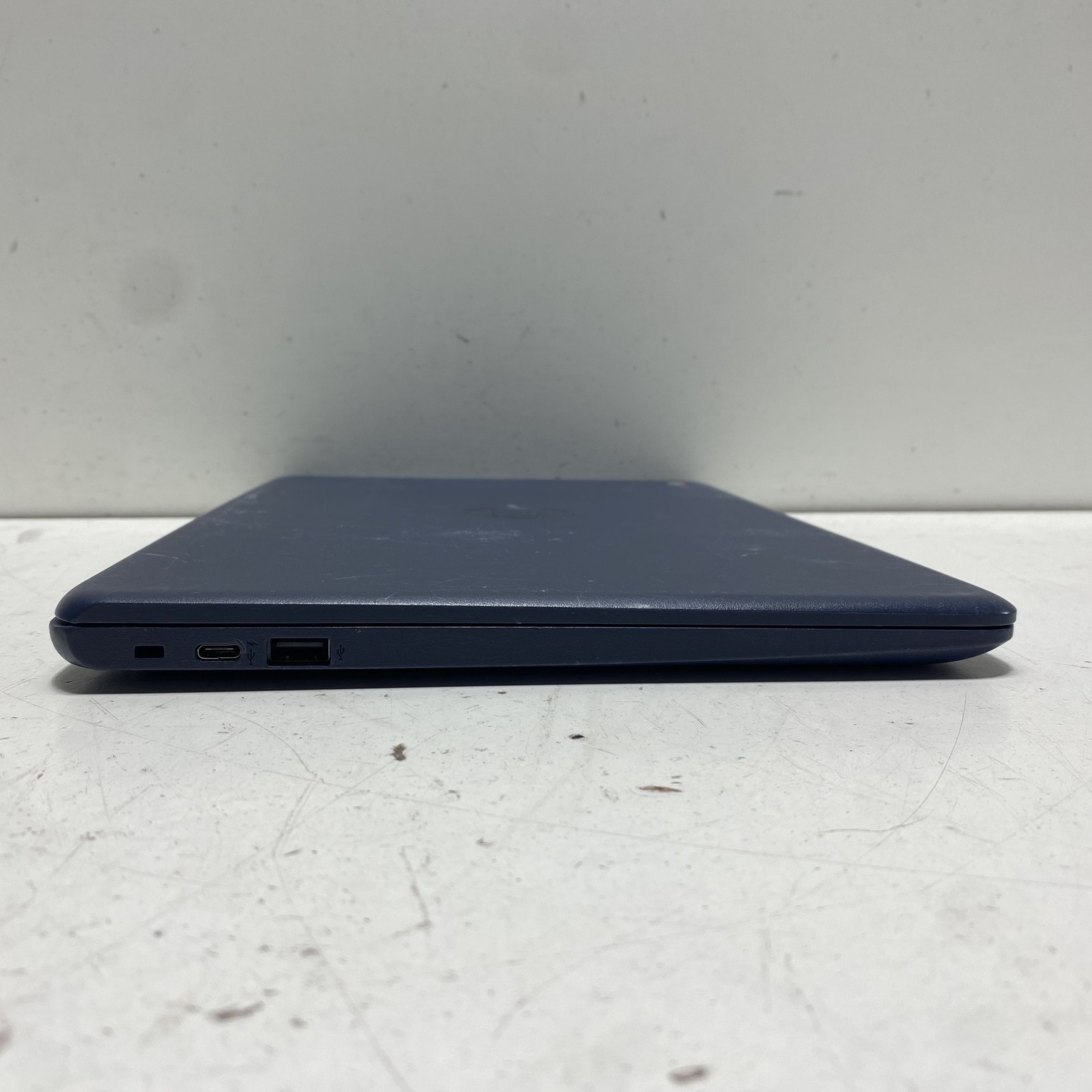 HP Chromebook 14-db0031nr 14″ Laptop Blue ChromeOS B&O Audio Powers On
