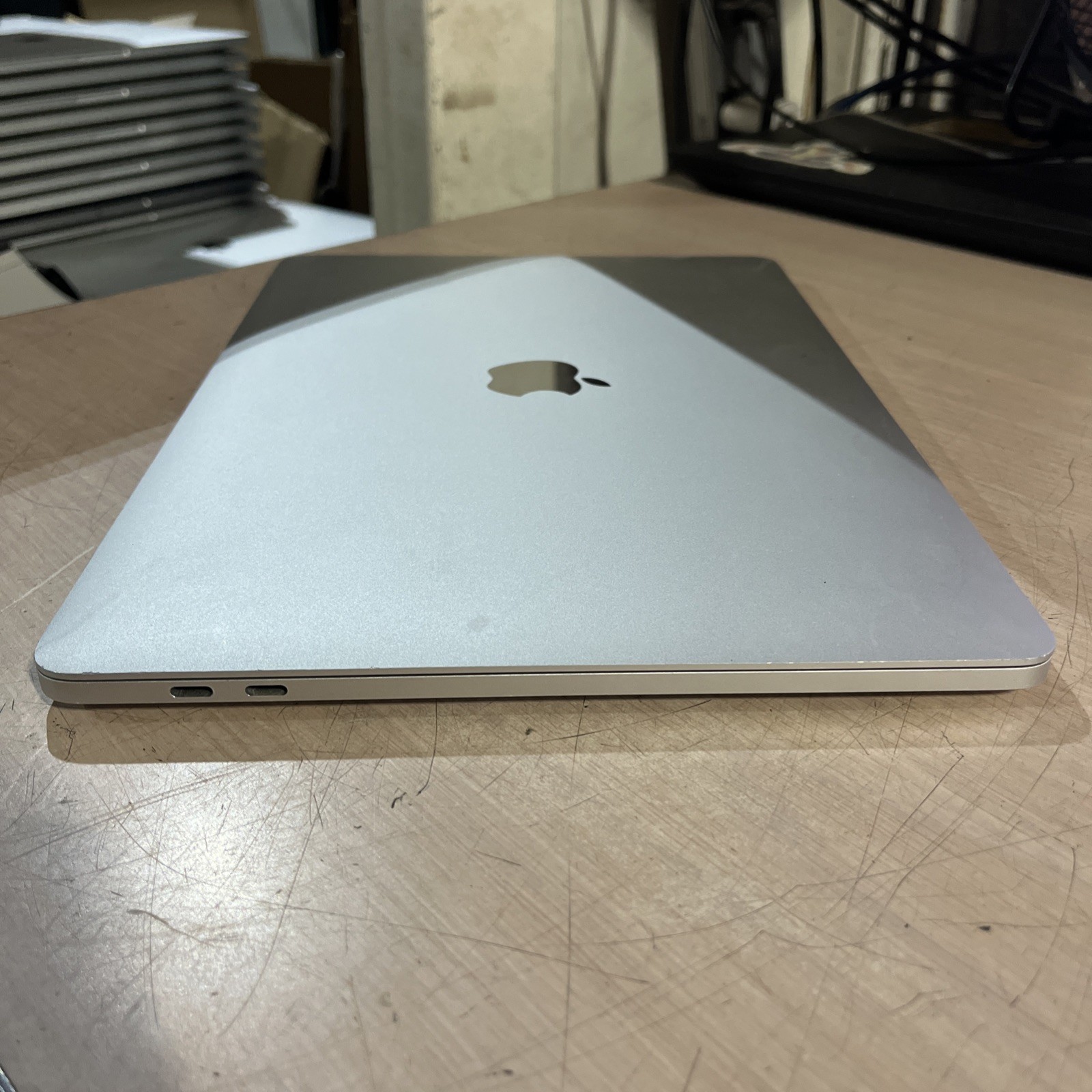 APPLE MACBOOK PRO 13″ TOUCH/MID-2017 CORE I5-7267U 3.1GHZ 8GB RAM 256SSD
