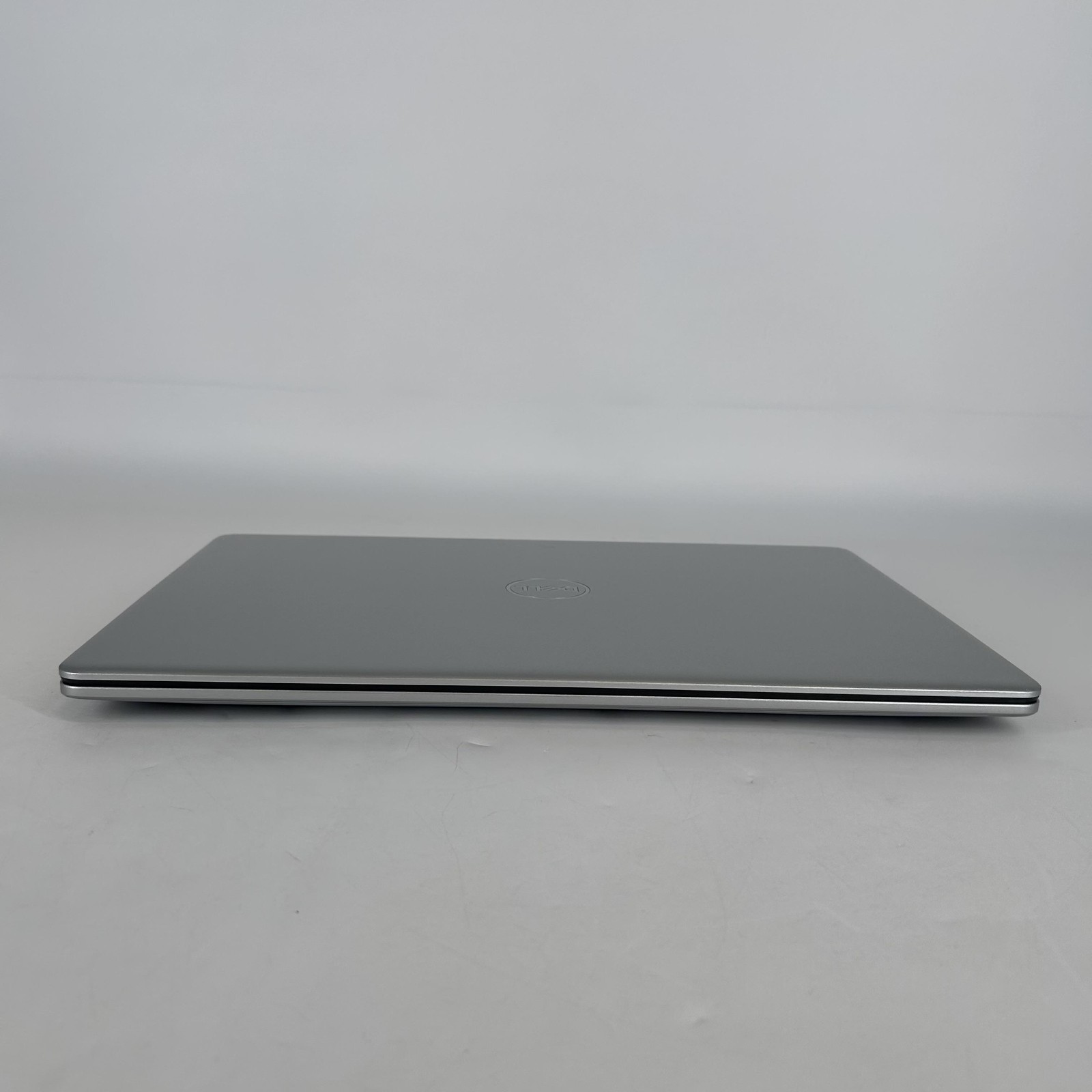 Dell Inspiron 5593 15.6 Silver FHD i7-1065G7 1.30GHz 16GB 512GB SSD Very Good