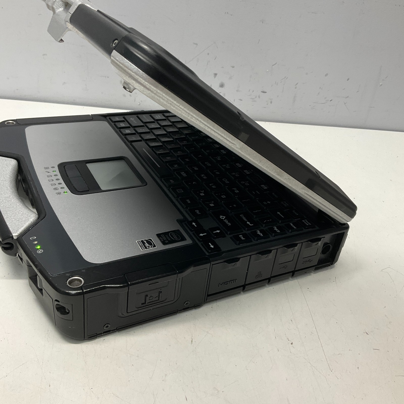 Panasonic CF-31 MK5 Intel i5-5300U, 2.70 GHz 8GB RAM 256GB SSD Windows 10 Pro