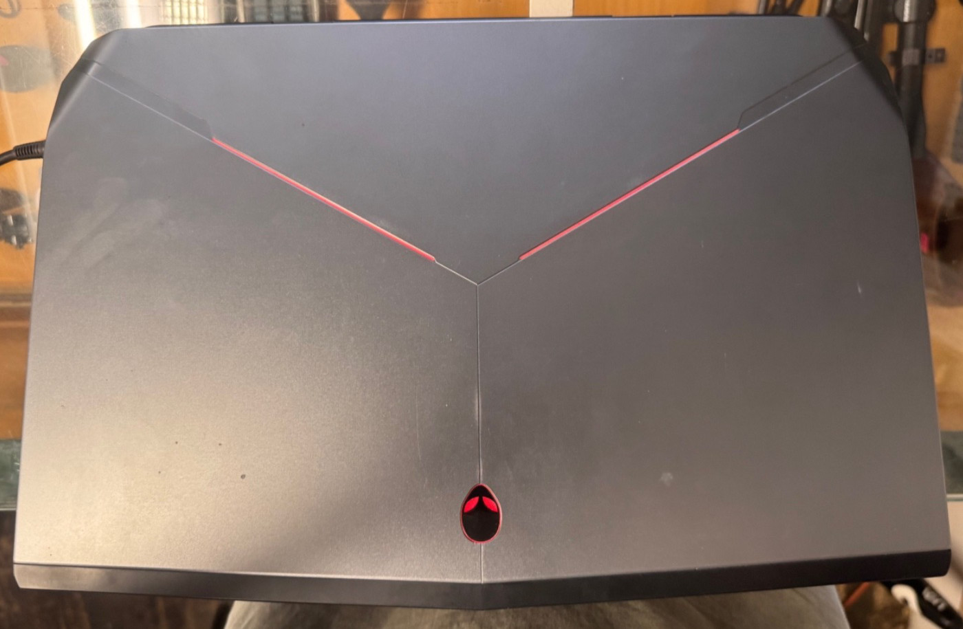 Alienware 17 R2 i7 P43F 930GB 16.0GB FOR PARTS OR REPAIR