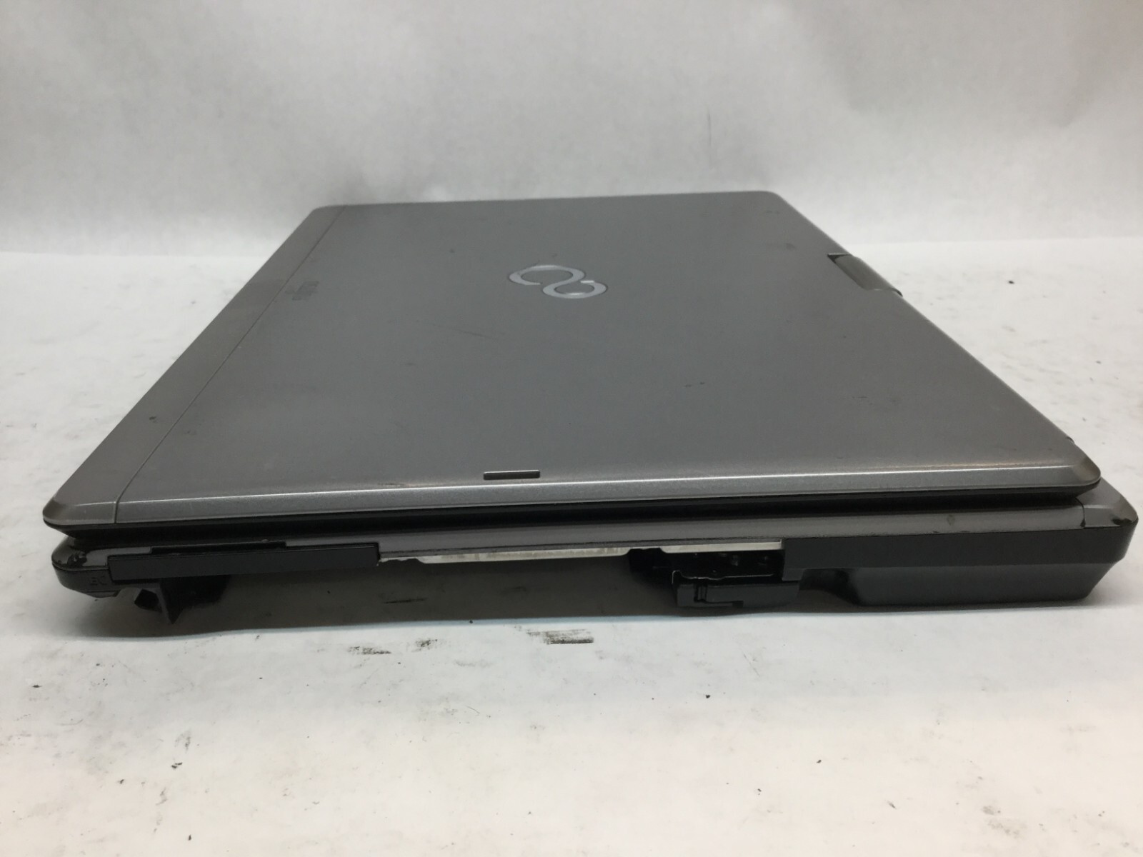 Fujitsu Life T734 Book 13″ Laptop Intel Core i5 3rd Gen.- DOES NOT BOOT -MZ