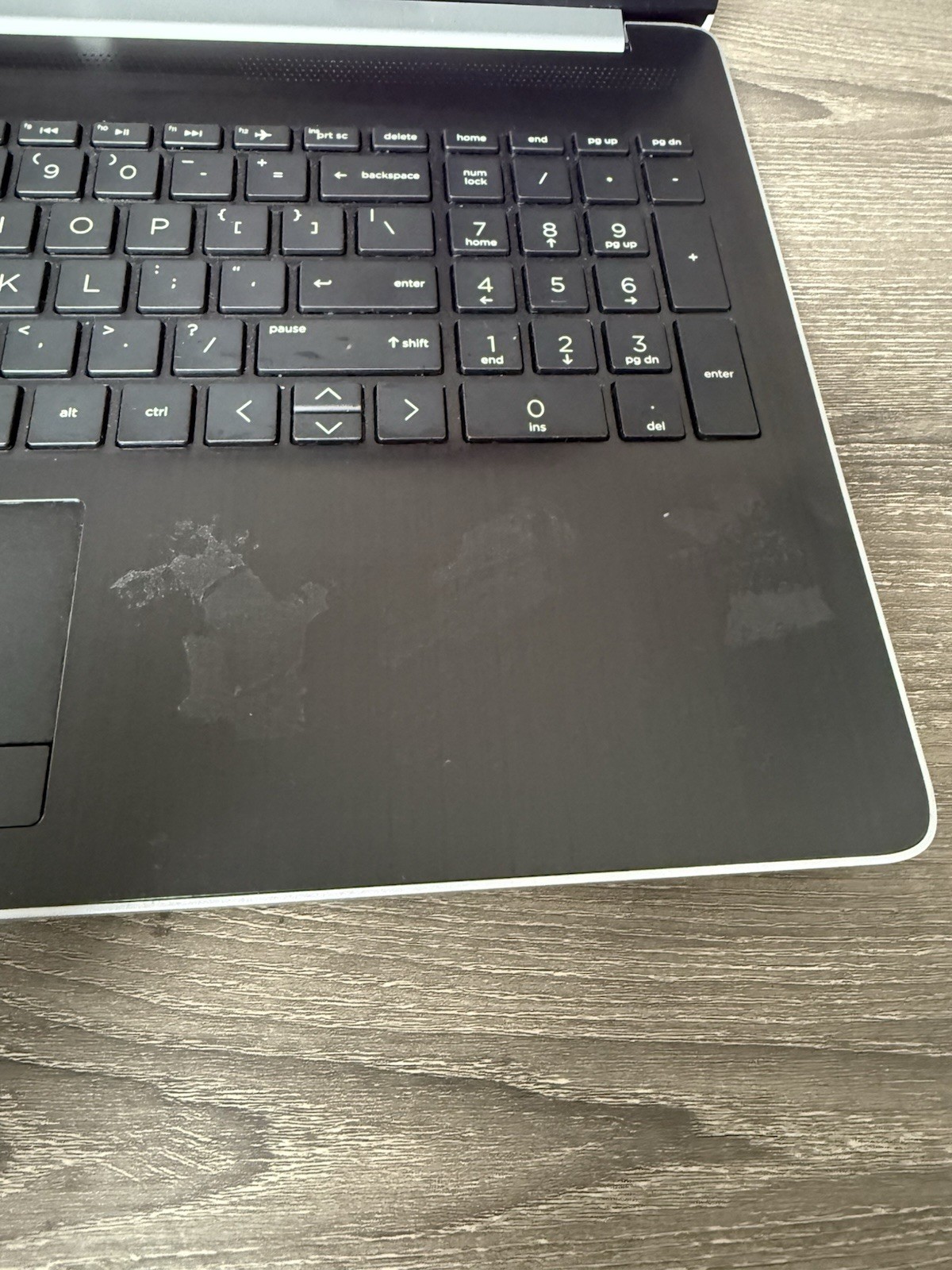 HP Laptop 15-db0031nr 15-inch 3.1GHZ AMD A9 4GB RAM 1TB Hard Drive WEAK BATTERY