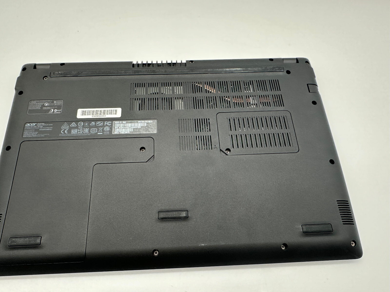 Acer Aspire A315-21 Laptop AMD A9-9420 Radeon R5 8GB RAM NO HDD
