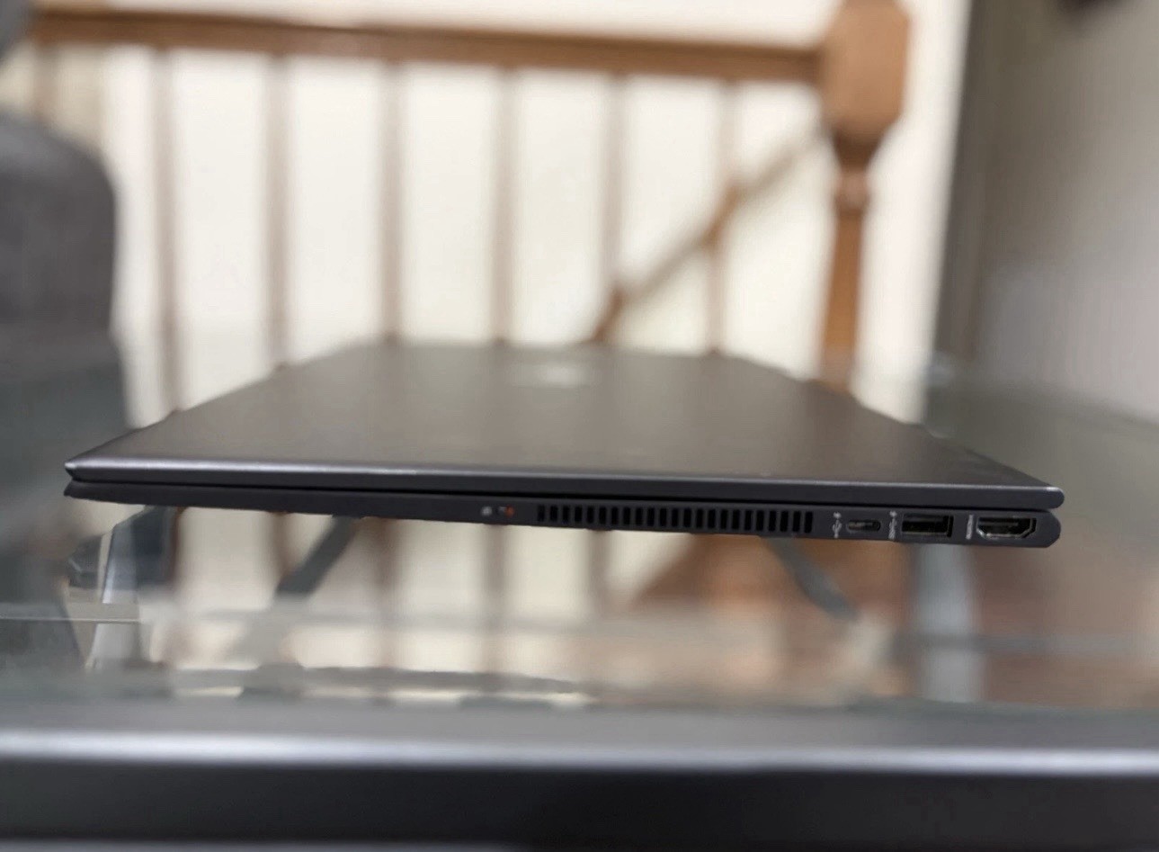 Hp Envy X360/ Ryzen 5 3500 U/ 8ram/ 256 SSD/Win 10pro/ Touch/ Charger Included