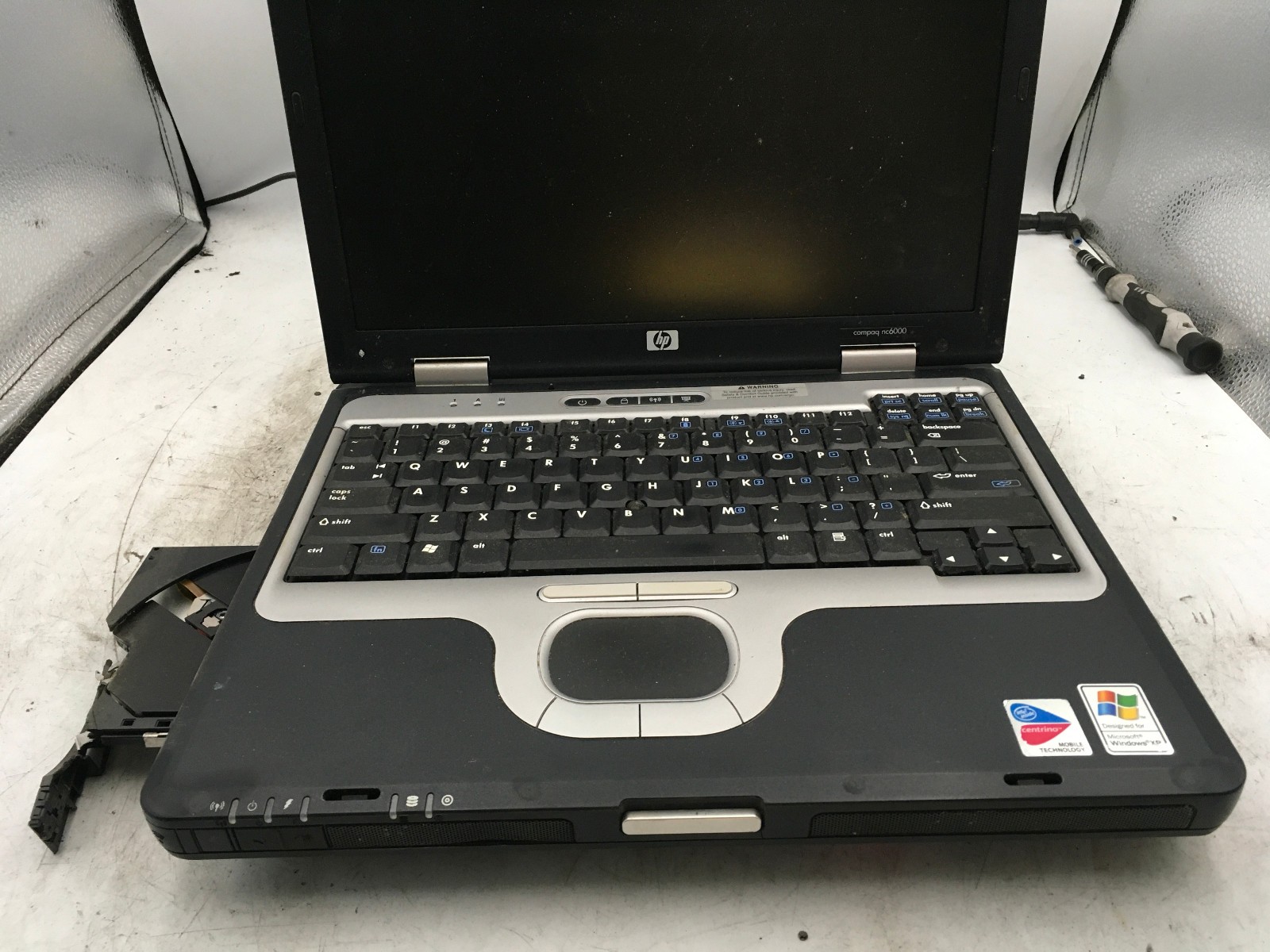 HP COMPAQ NC6000 – FOR PARTS/REPAIR – INTEL CENTRINO – NO RAM – READ DESC – BB