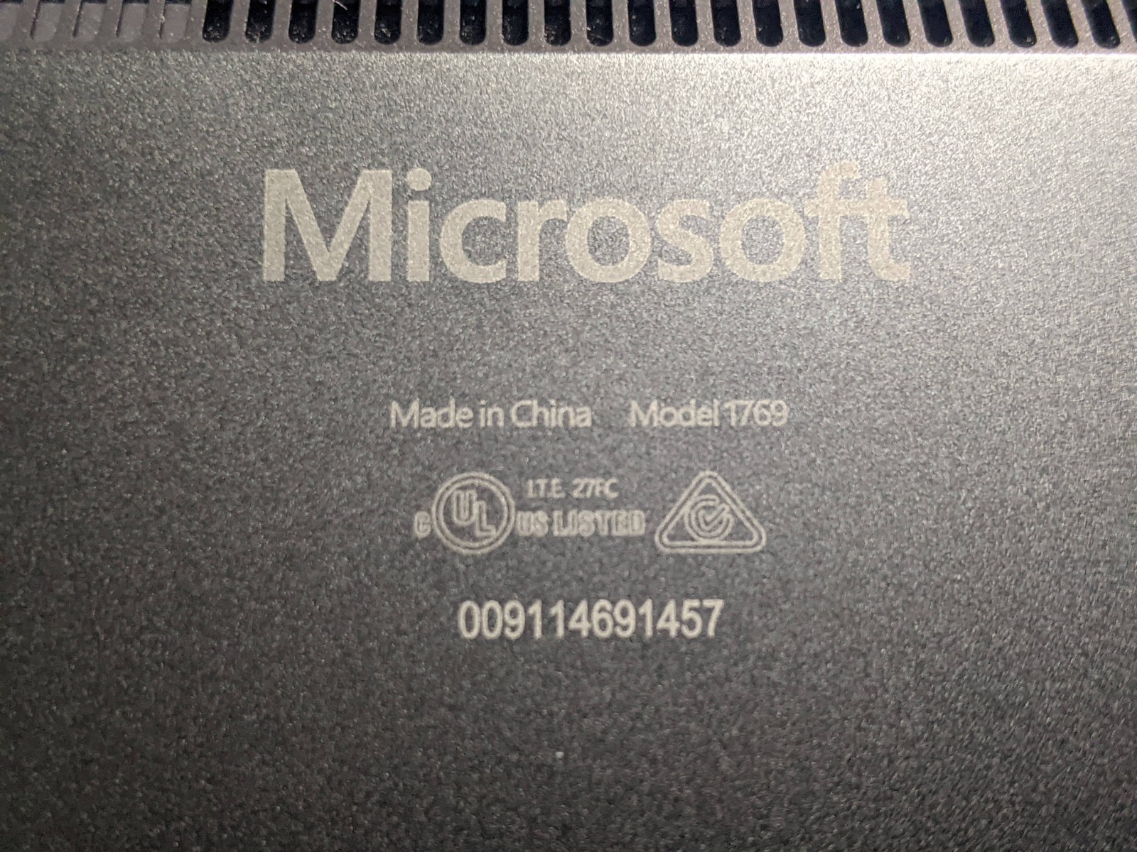 MS Surface Laptop 2 1769 13.5″ 2256×1504 TOUCH i7-8th 1.9GHz 8GB 256GB SSD W11P
