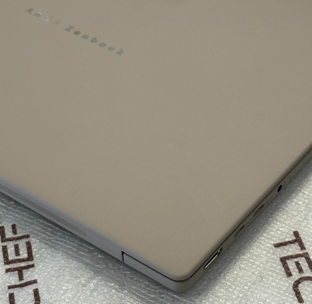 ASUS Zenbook A14 14″ FHD+ OLED Laptop Snapdragon X Plus 16GB RAM 512GB SSD