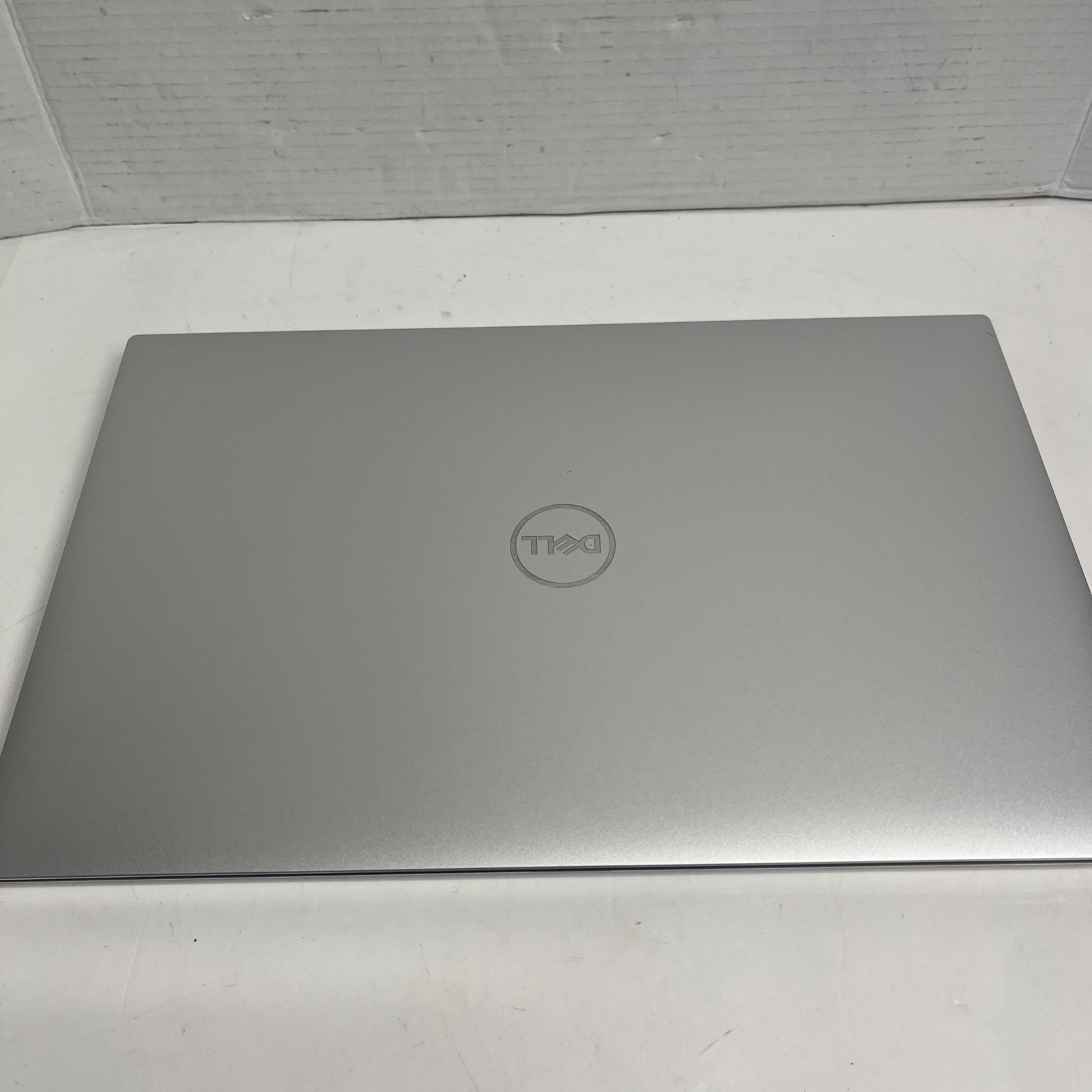 Dell XPS 17 9700 FHD+ i9-10885H 2.40GHz 32GB 512GB SSD