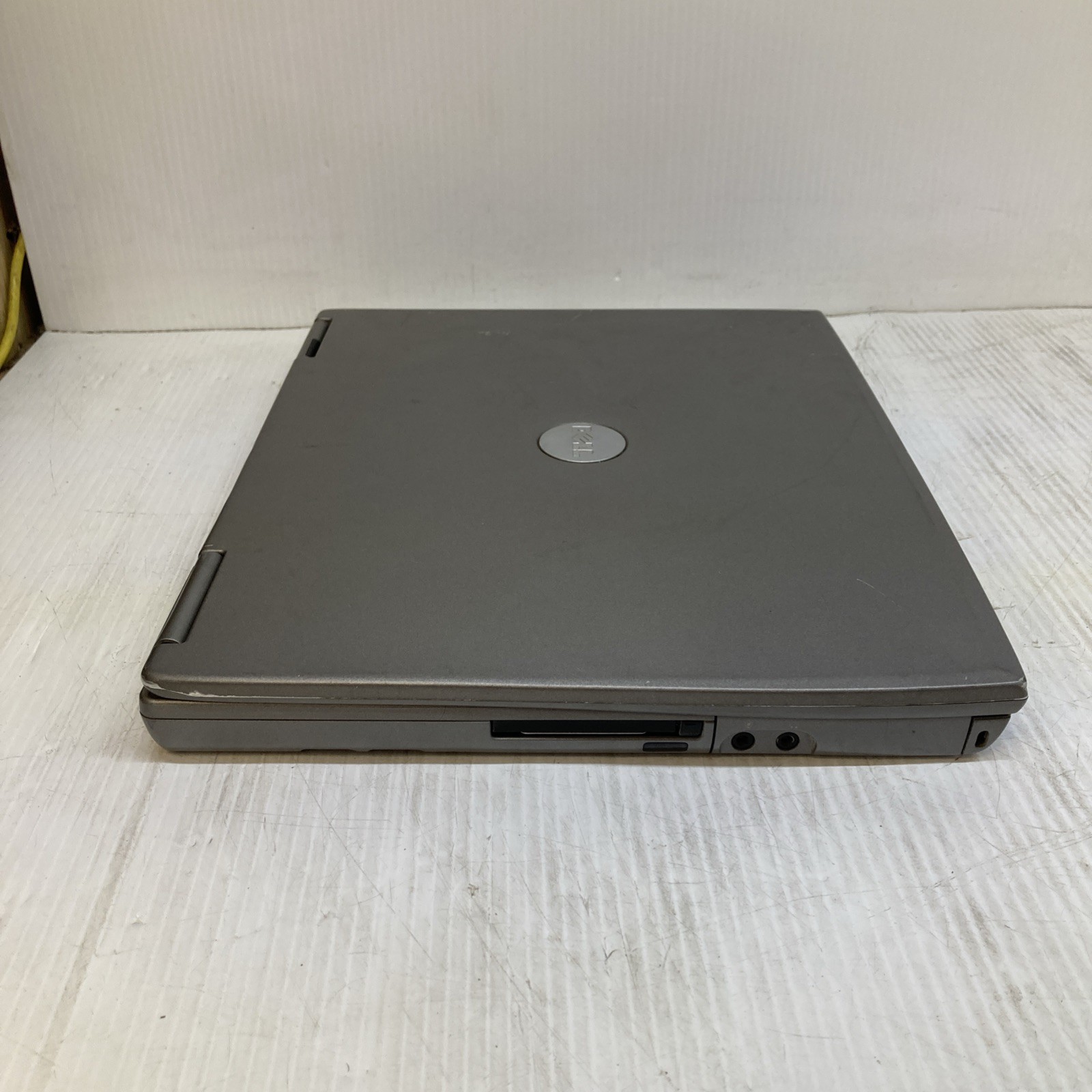 Dell Latitude D600 Intel Pentium M 1.6GHz 1 MB NO HDD Boot to BIOS