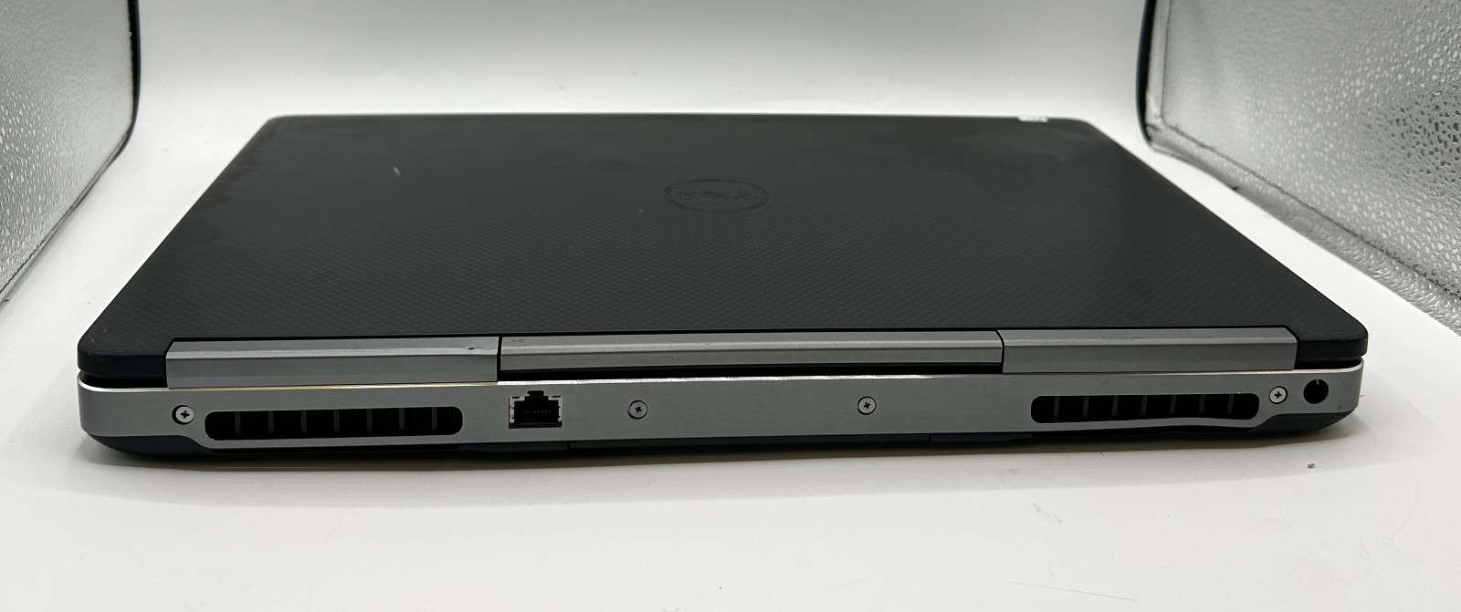 Dell Precision 7520 15.6″ i7-6820HQ 8GB RAM No SSD Quadro M2200 Workstation