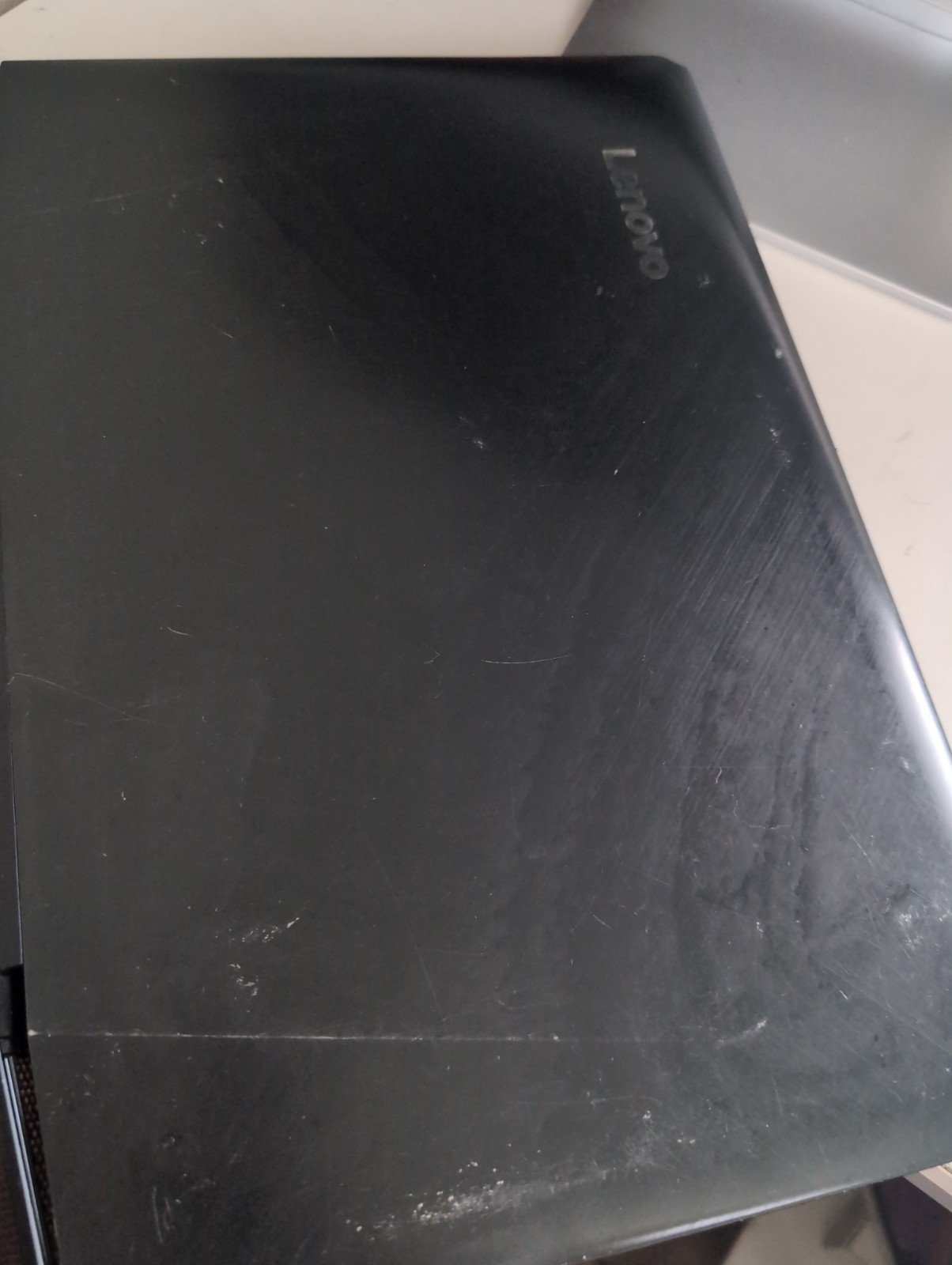 Lenovo Gaming IdeaPad Y700-15ISK Laptop I7-6700HQ Nvidia 960 4GB VRAM 8GB RAM
