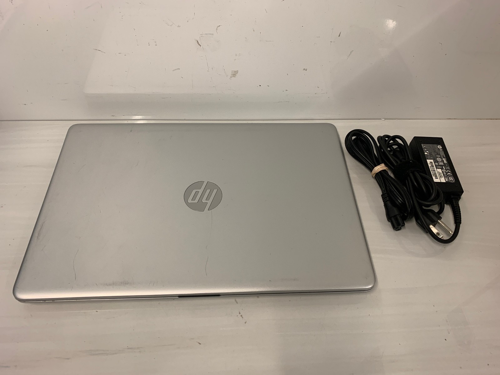 HP 15-dw0037wm 15.6″ Laptop Intel Core i3-8145U 2.10GHz 8GB RAM 256GB SSD Win11