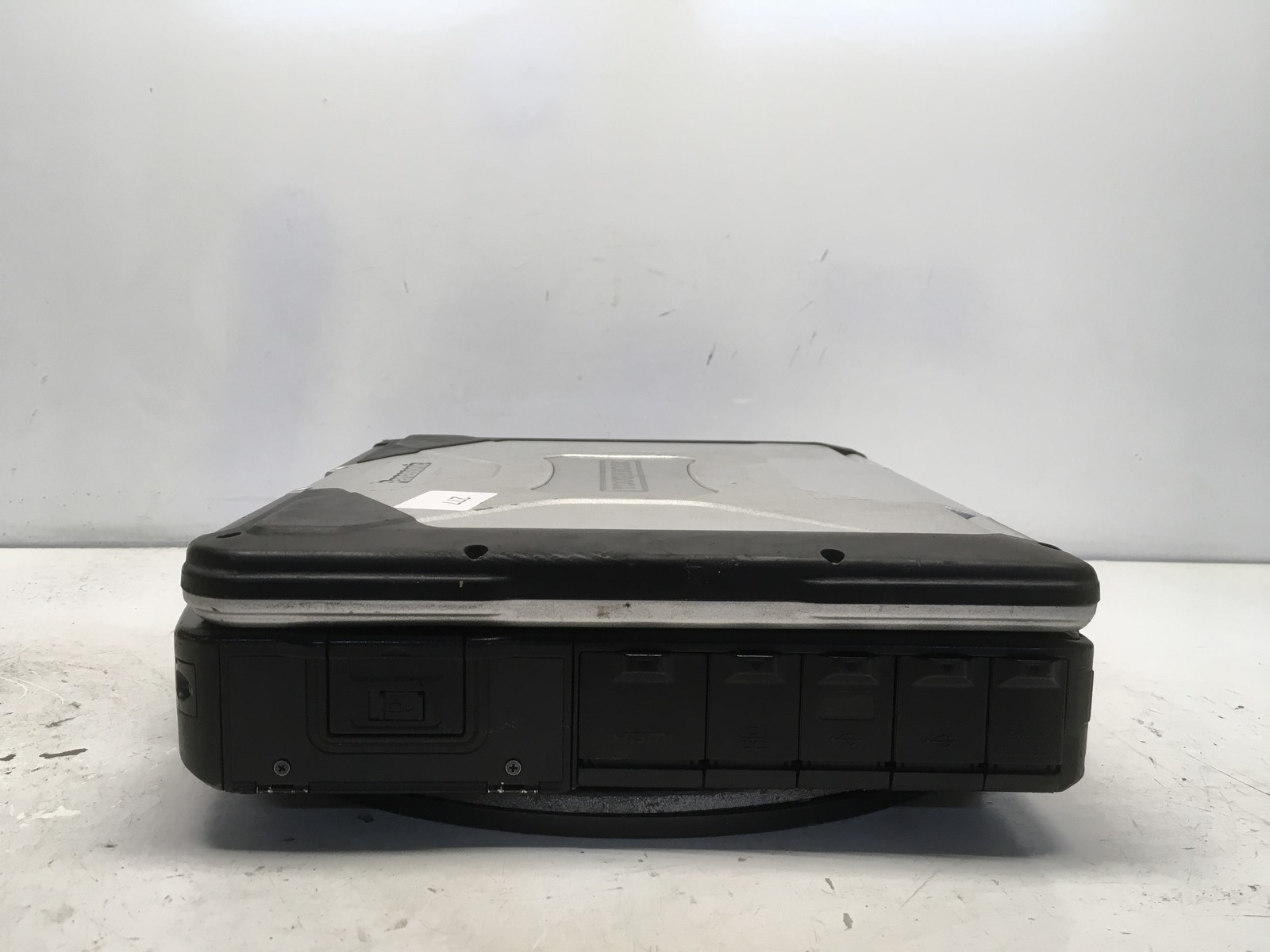 Panasonic CF-31 YCZC01 Intel Core i5-520M 2.4GHz NO RAM NO HDD NO BAT – FOR PART