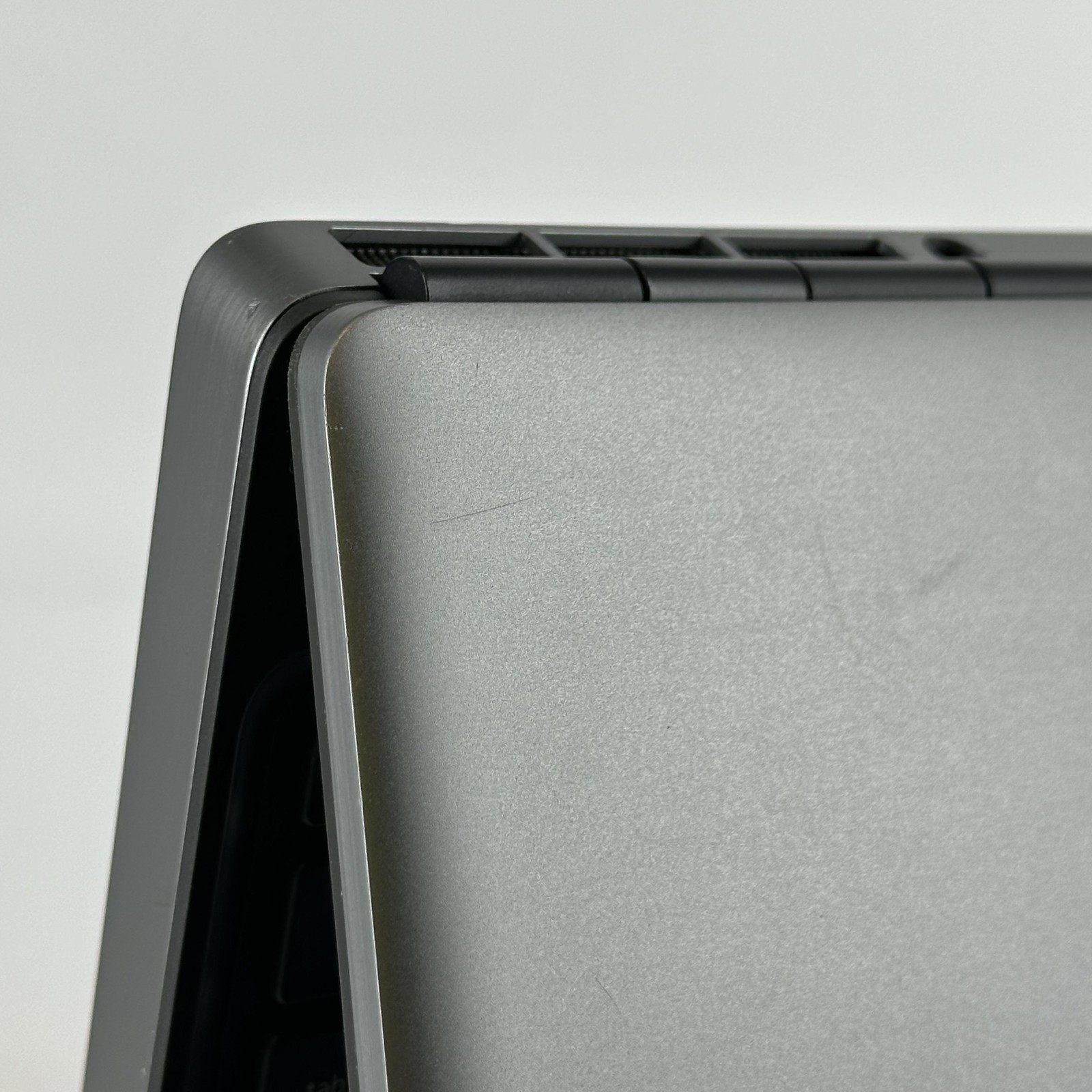 Dell Precision 7560 15.6 Gray FHD i9-11950H 2.60GHz 32GB 1TB SSD T1200 Good