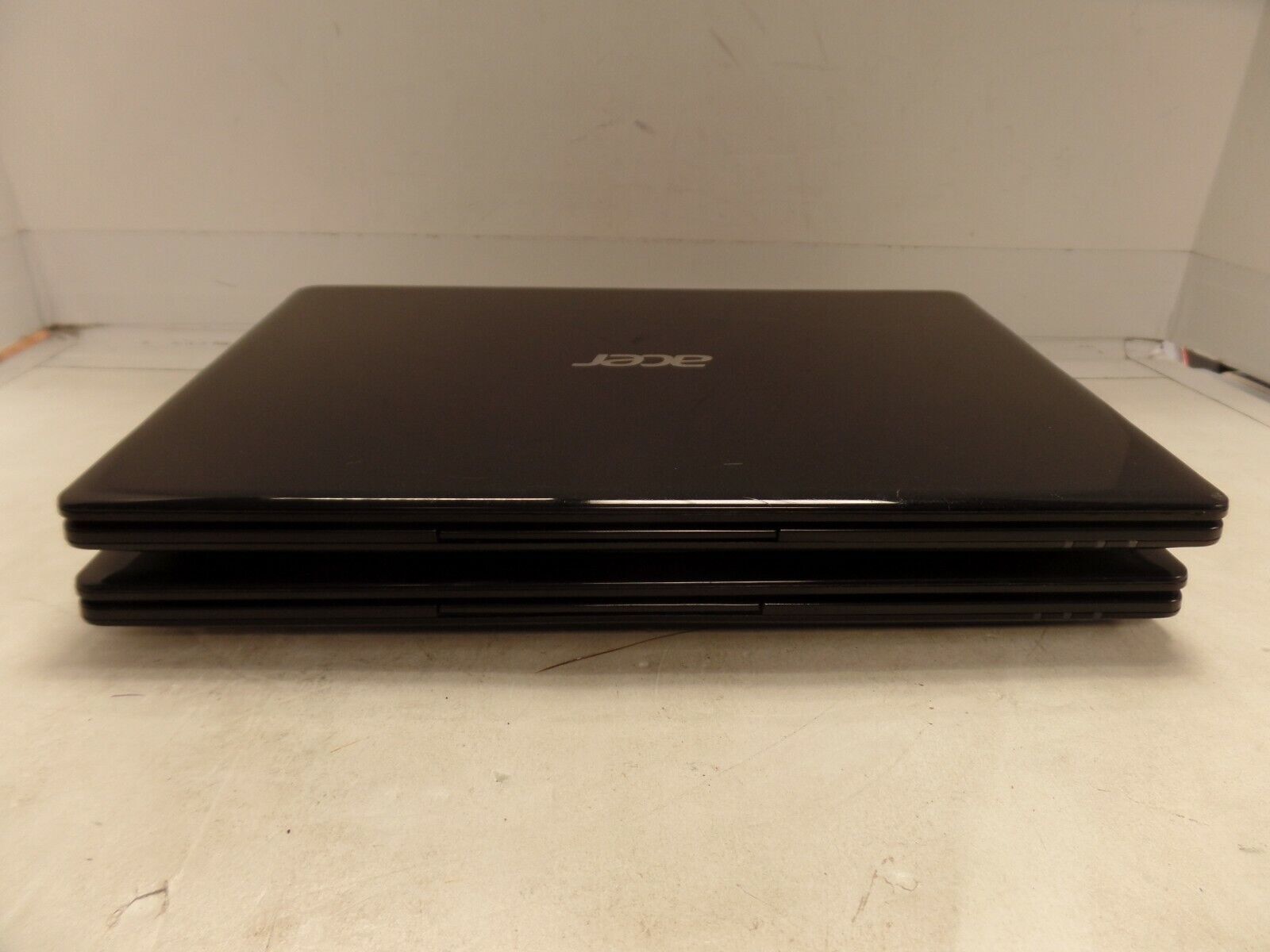 Lot of 2 Acer Aspire V5/ Acer one 11.6″ Laptops **AS IS PARTS NOT WORKING READ**