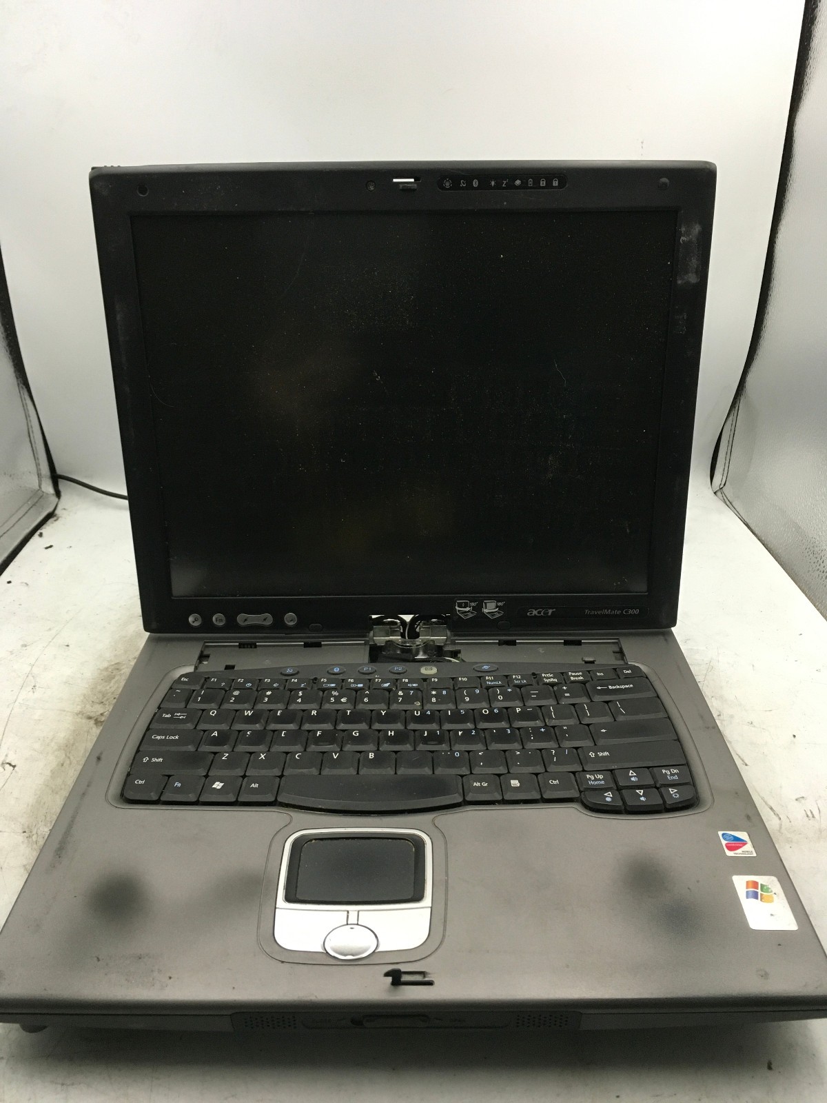 ACER TRAVELMATE C300 – FOR PARTS/REPAIR – INTEL CENTRINO – NO RAM – READ DESC-BB