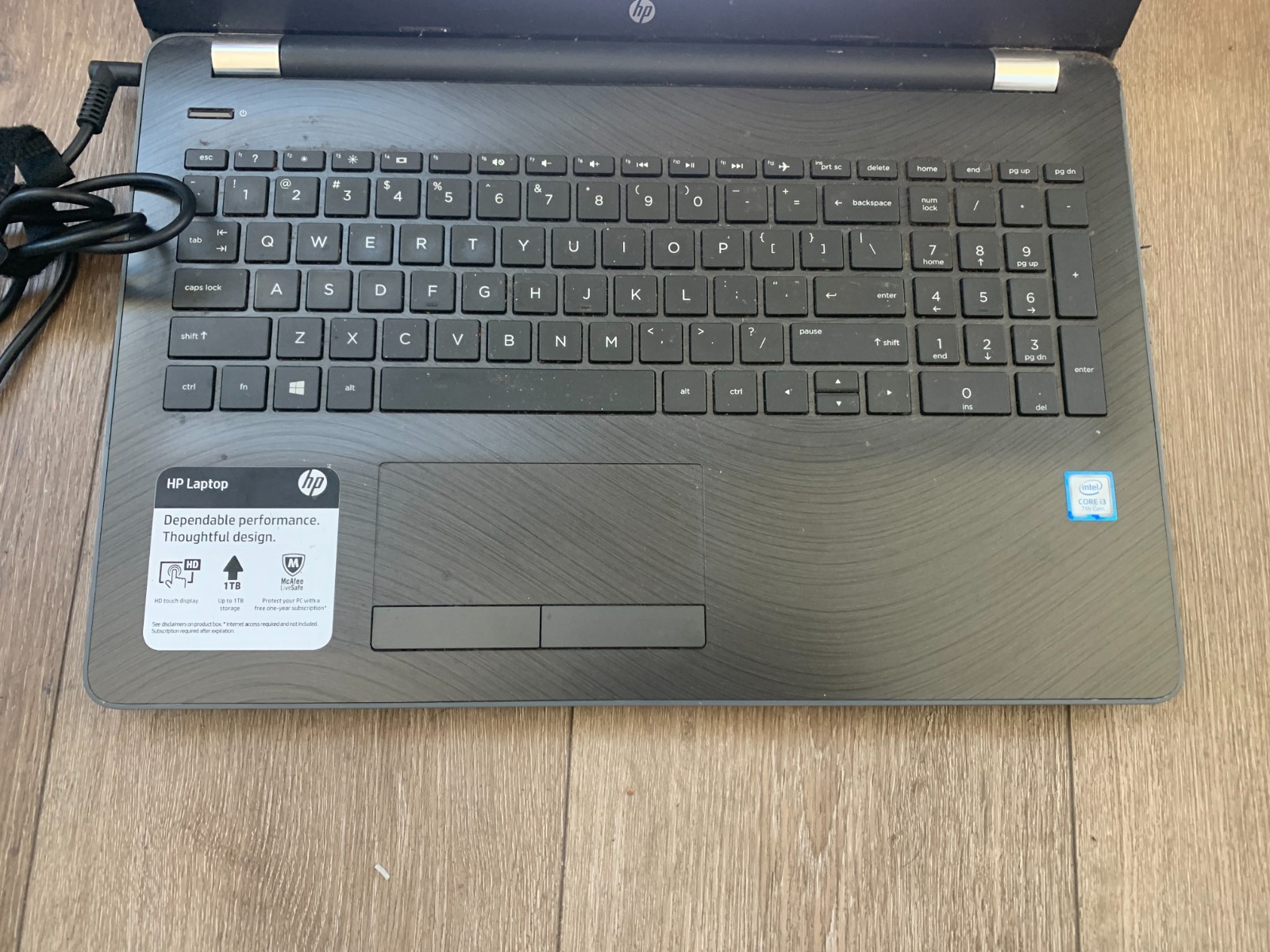 HP 15-bs033cl 15.6″ Touchscreen intel Core i3-7100U 2.40GHz 8GB RAM 1TB Win 10