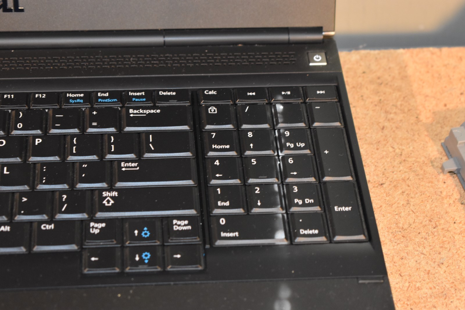 Dell Precision M4800 Quad Core i5-4200M 8GB 512GB SSD Windows 11 AMD R9-M200X