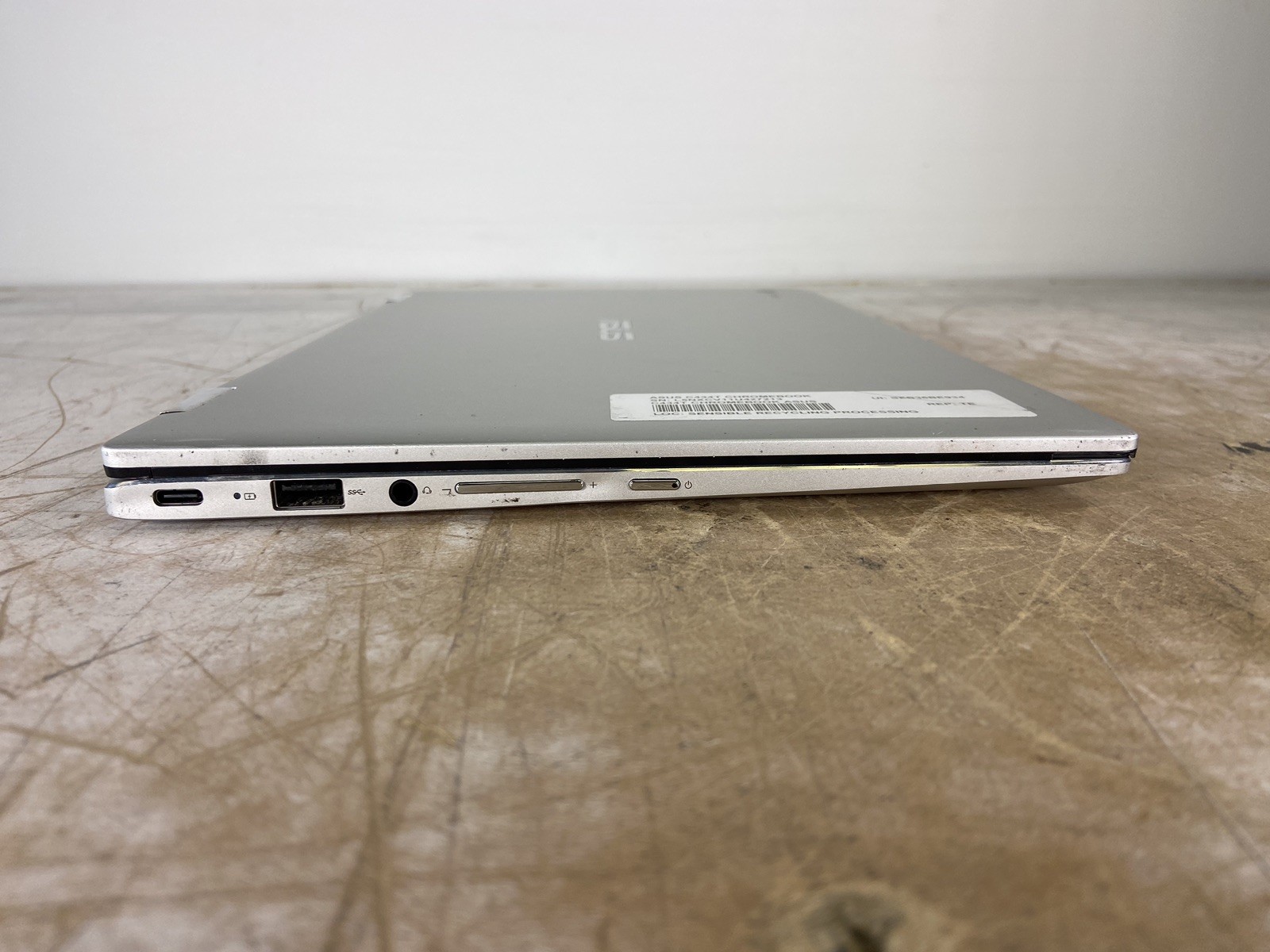ASUS C434T CHROMEBOOK M3-8100Y @ 1.10 GHz,4GB RAM,2GB STORAGE,CHROME OS-(PARTS)