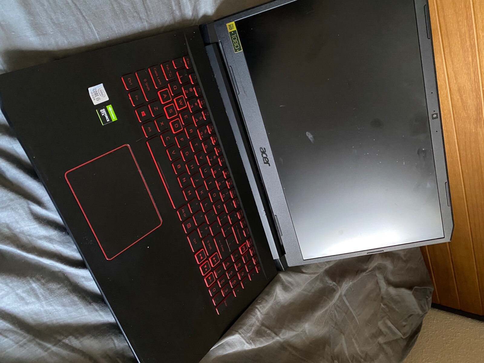 acer nitro 5 gaming laptop including Cosair gaming mouse 