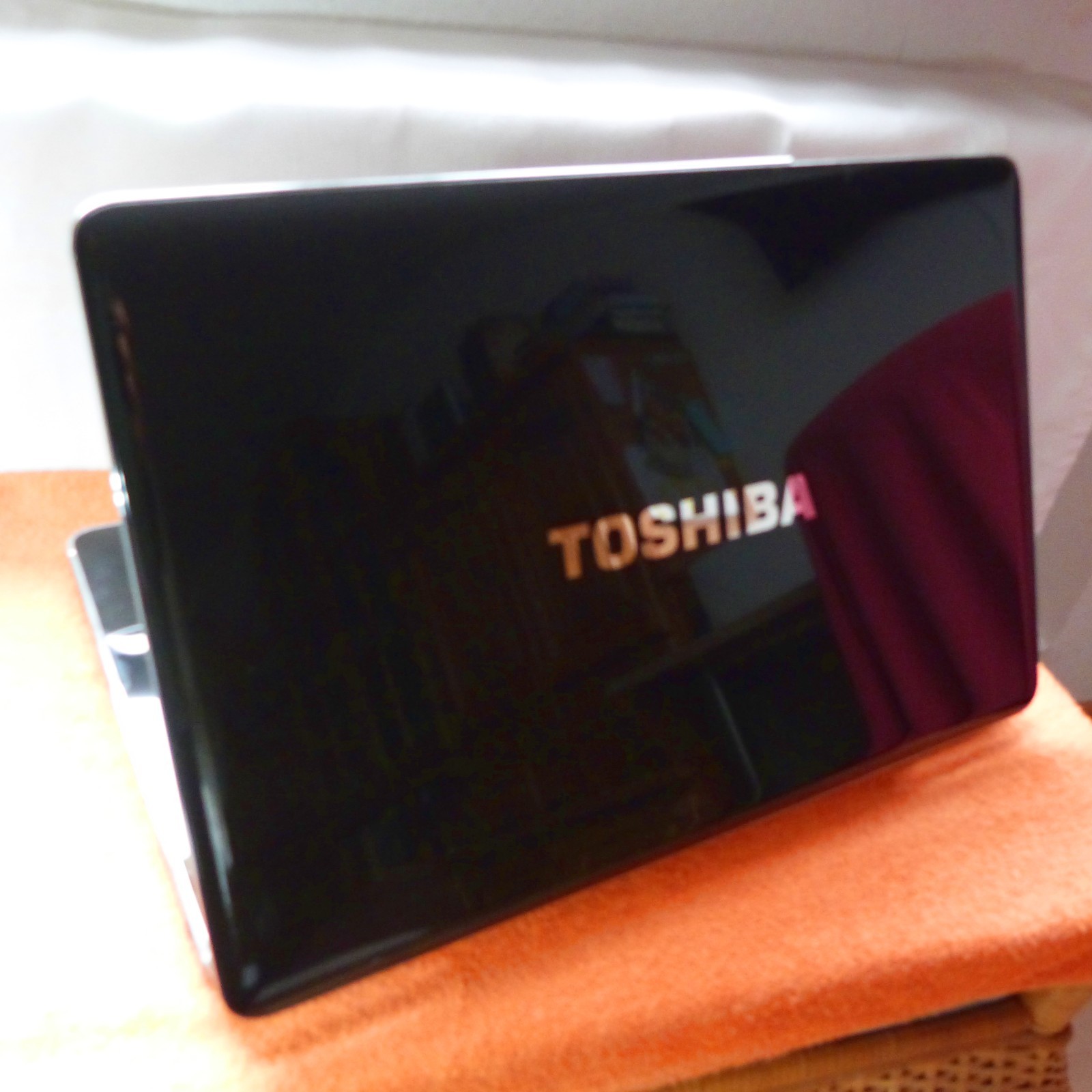 Toshiba P500 18″ Cinema BluRay DOLBY SOUND l 8GB RAM NEW Windows 11 SSD HDD
