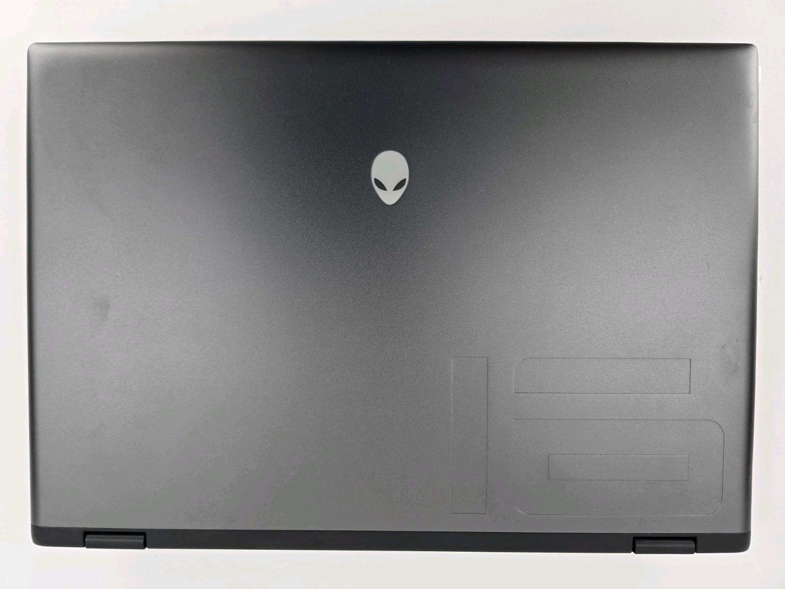 Dell Alienware M16 R2 16″ Ultra 9 185H 32GB 1TB RTX 4070 – For Parts – AS-IS