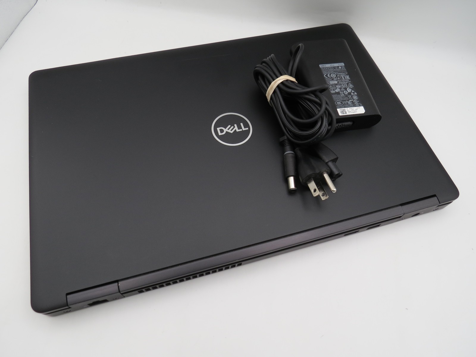 Dell Latitude 5590 | i7-8650U @ 2.1GHz | 16GB DDR4 | 512GB m2 | 15.6″ | No OS