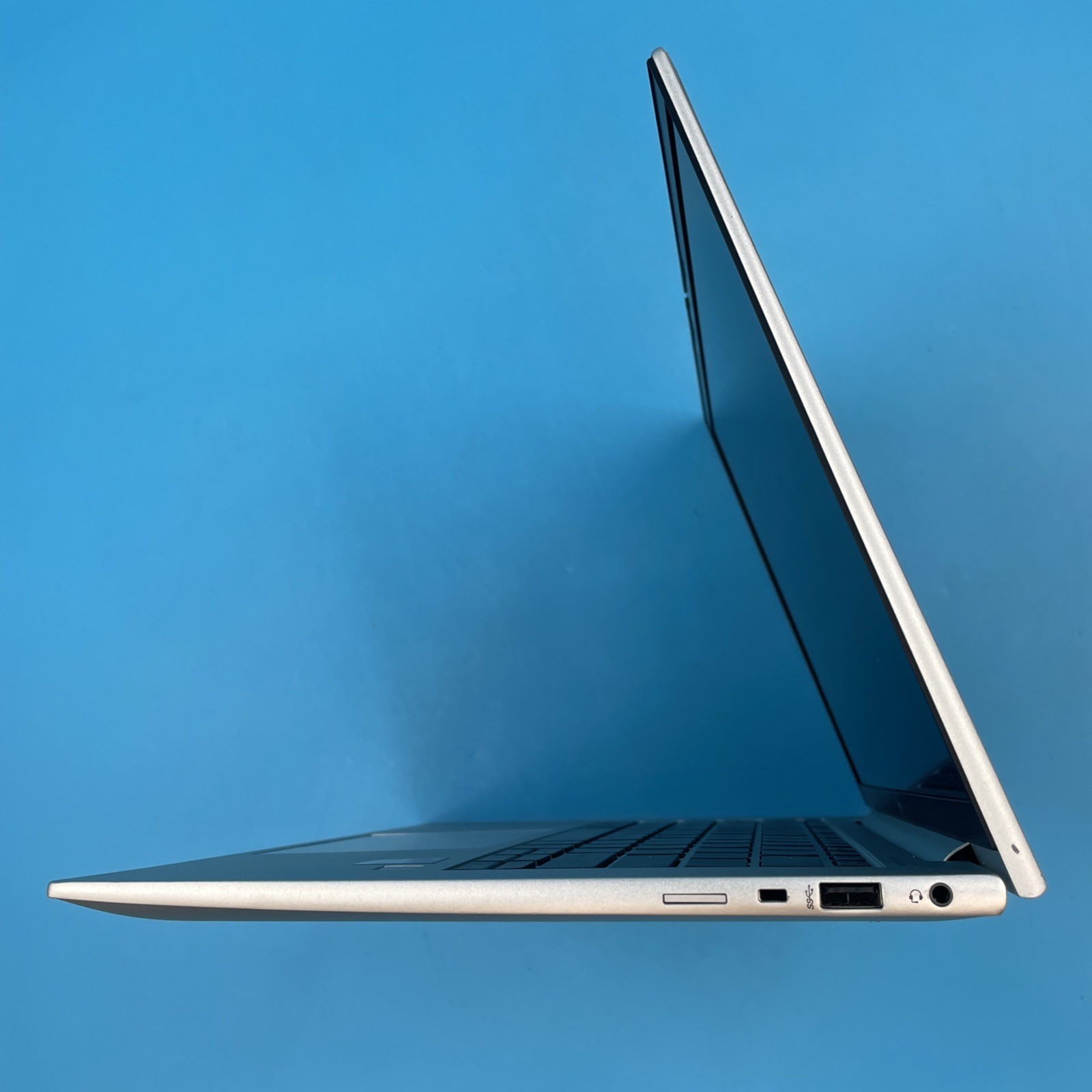 HP EliteBook 840 G10 | i5-1345U | 16GB RAM | 256GB SSD | WIN 11 PRO | 78% BATT