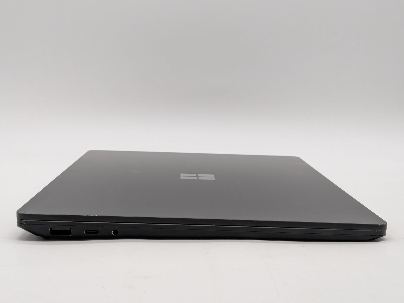 Microsoft Surface Laptop 4 13″ 2256 x 1504 Touch I5-1135G7 512GB SSD 8GB W11