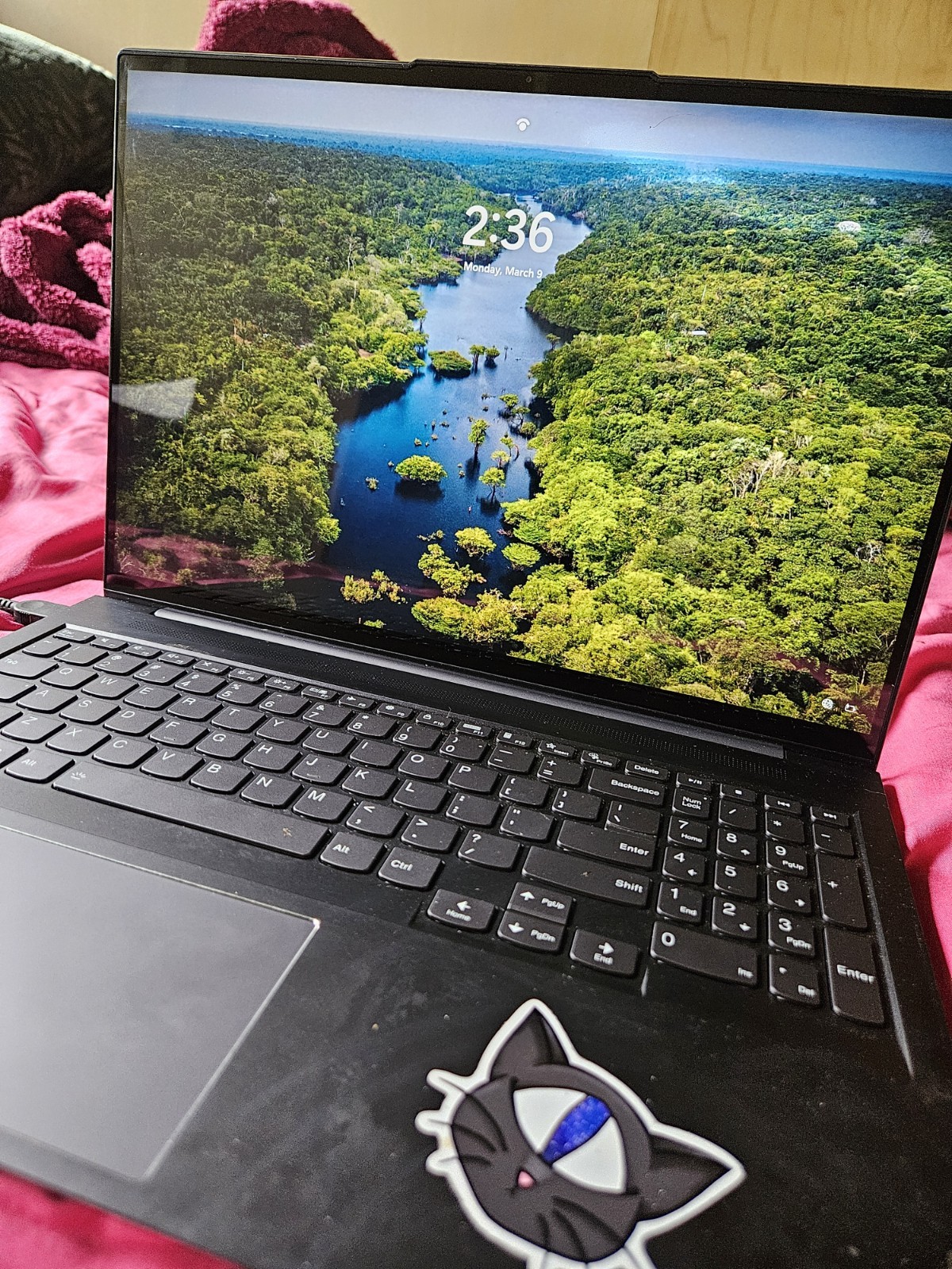 Lenovo Slim 7 16IAH7 16″ Laptop, Windows 11, Black, Built-in Webcam, USB-C