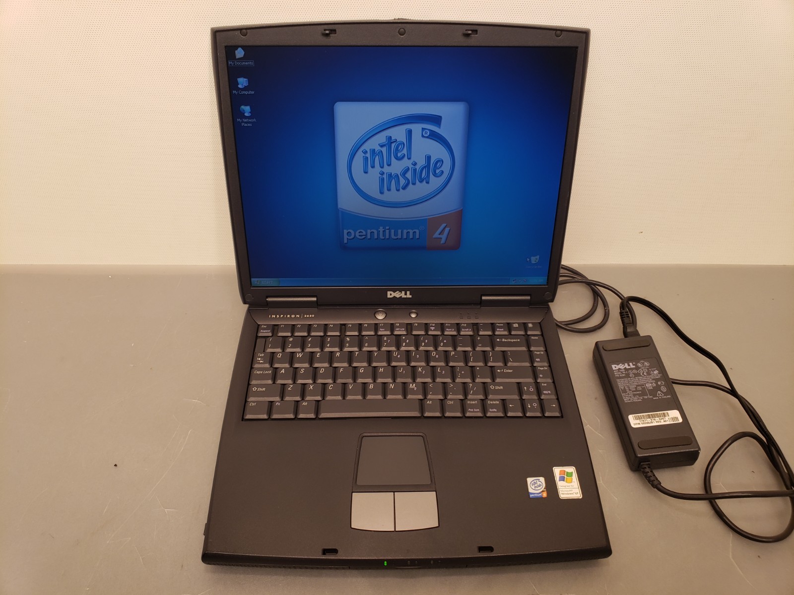 Vintage Dell Inspiron 2650 Intel Pentium 4 256MB 100GB Windows XP Laptop 15″
