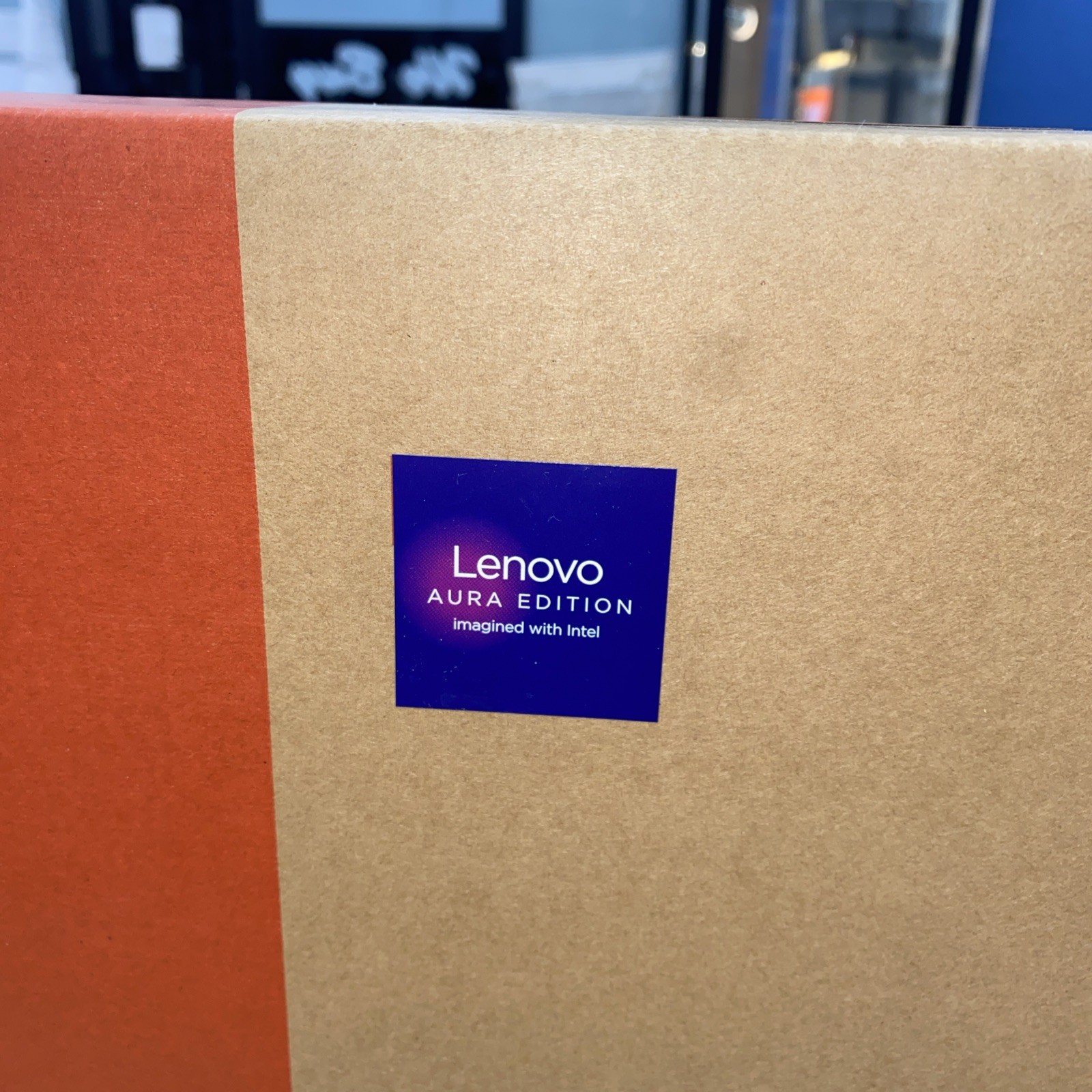 Lenovo Yoga 7 2-in-1 14IPH11, 16GB RAM 1TB SSD, Intel Core U5 322, Windows 11