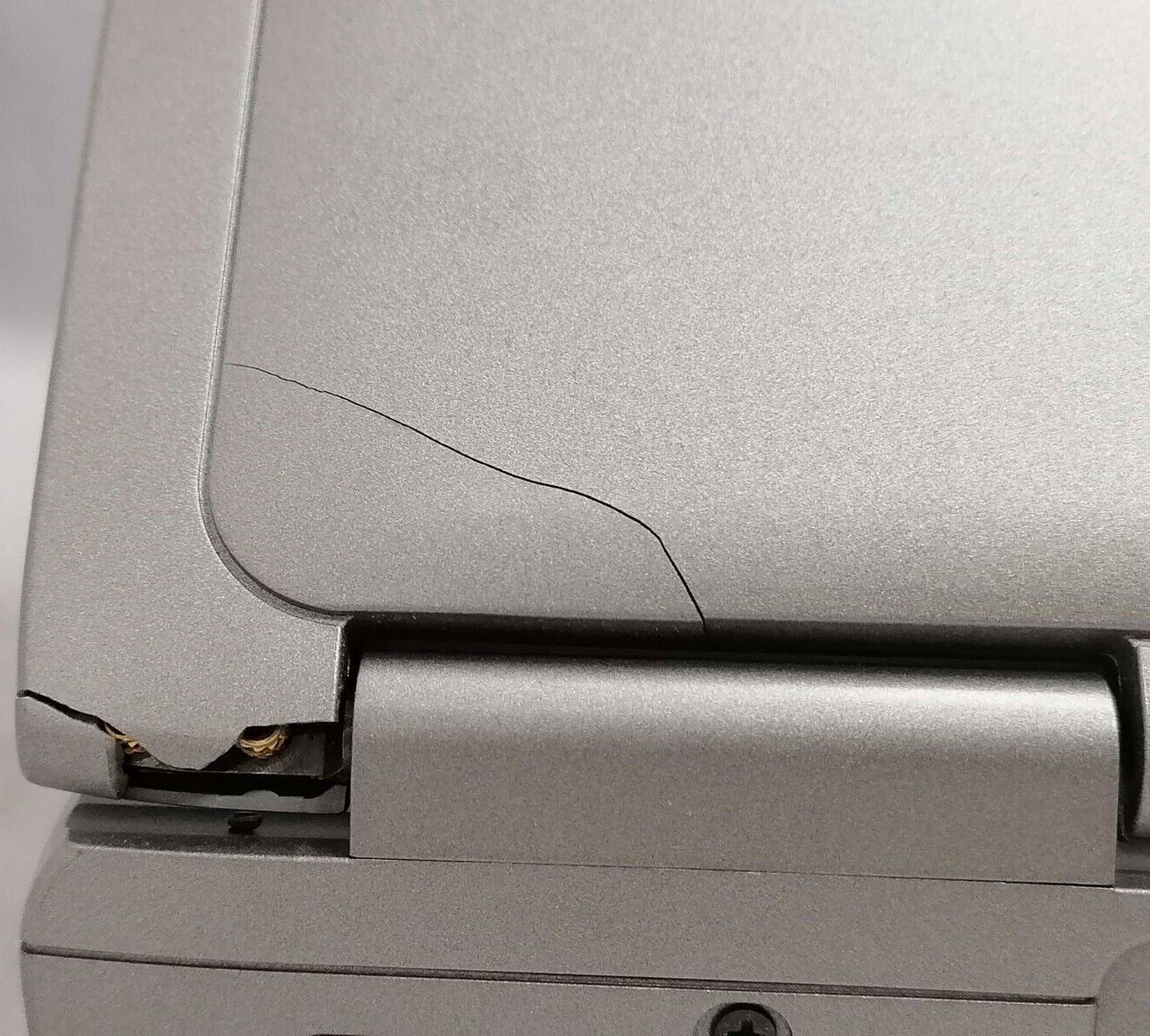 FOR PARTS Dell 14.1″ Inspiron 1150 (Celeron/2.40 GHz/128 MB RAM/NO HDD)