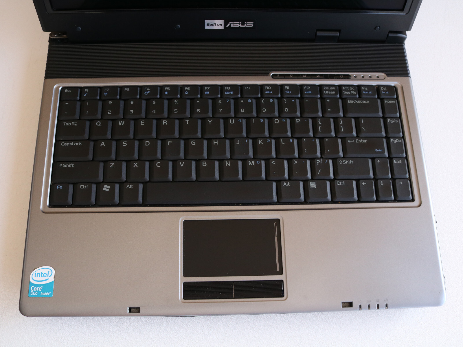 ASUS Barebook Z62F Intel Graphics 950 14.0 Core Duo 1.66 GHz Vintage Tested