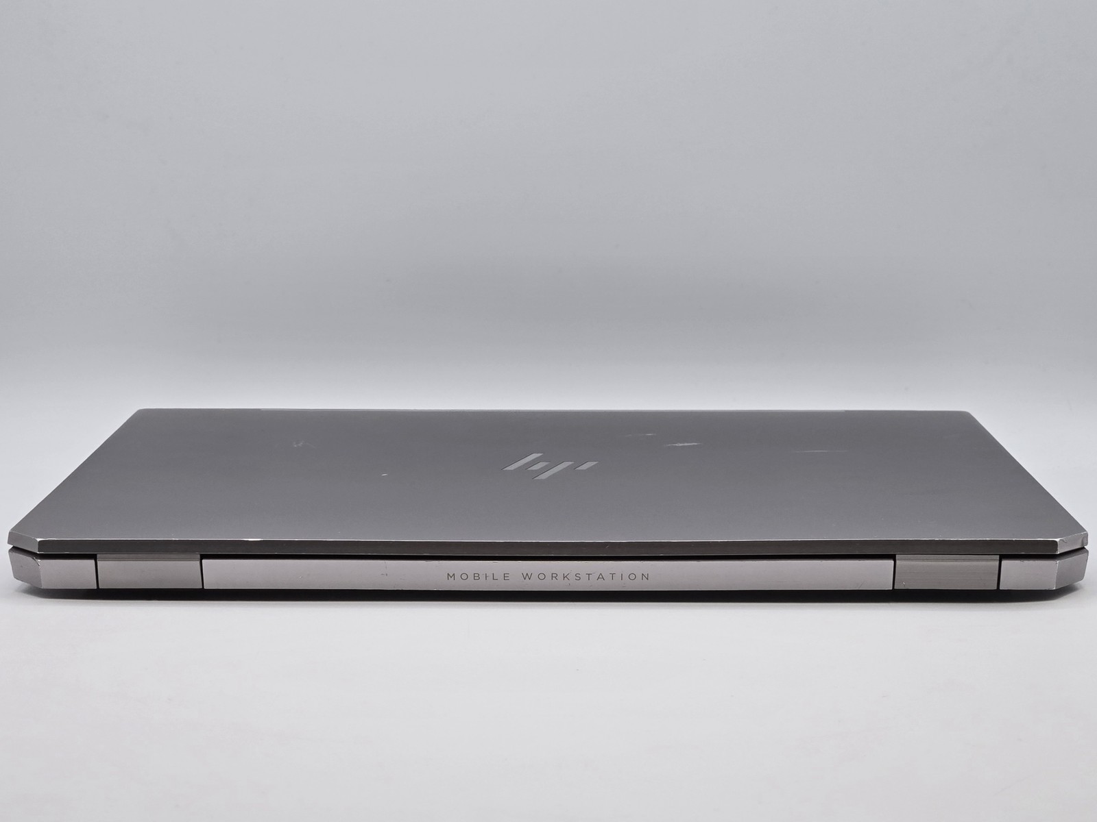HP ZBook Studio G5 15″ FHD XEON E-2176M 1TB SSD 16GB W11P Quadro P1000 120Hz