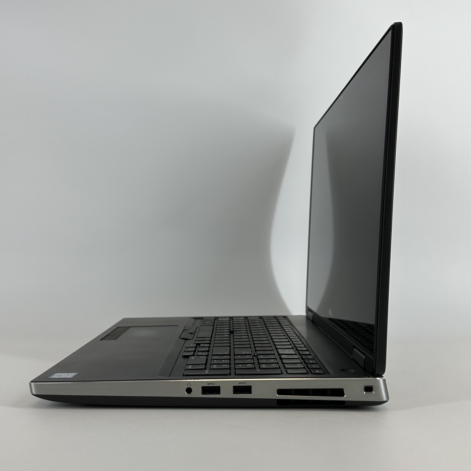 Dell Precision 7540 15.6 FHD TOUCH i7-9850H 2.60GHz 48GB 512GB SSD Quadro T2000