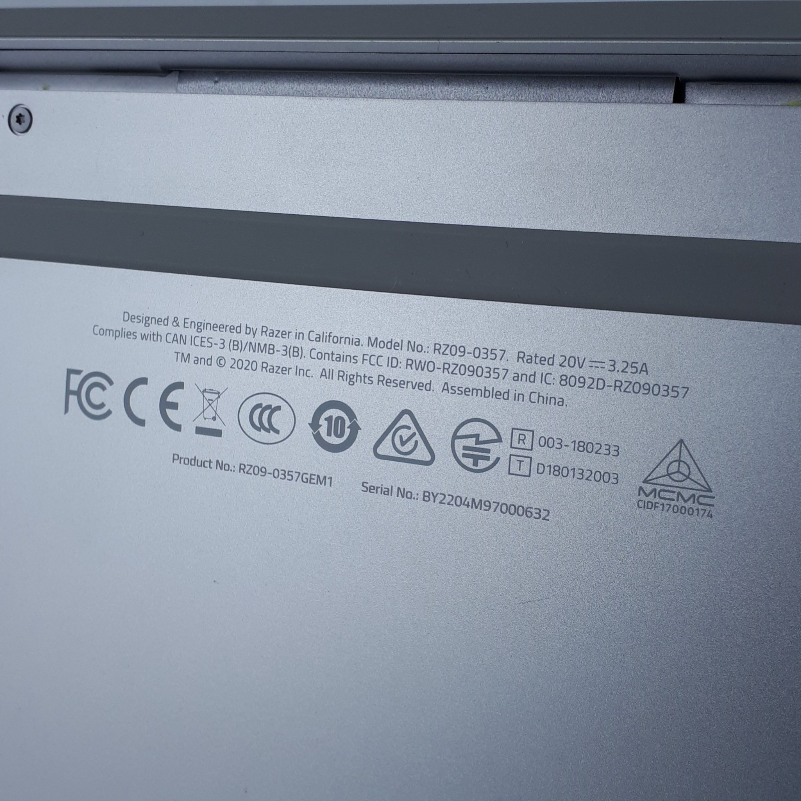 Razer Book 13 2020 RZ09-0357 13.4″ Laptop 11th Gen 16GB For Parts *AS IS*
