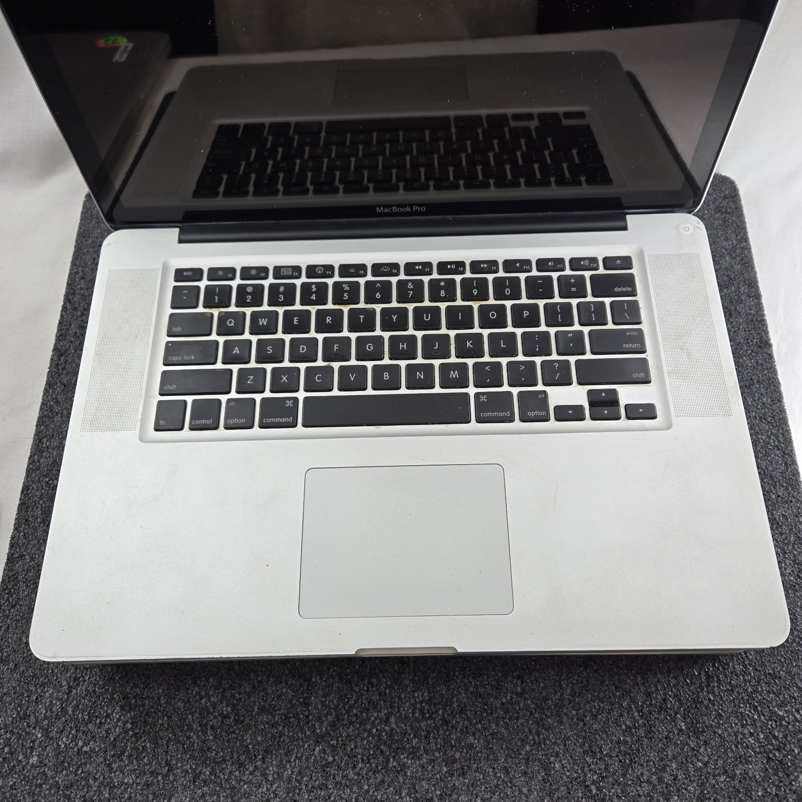 Lot of (4) Apple MacBook Pro A1286 Core 2 Duo – Mixed condition — PARTS