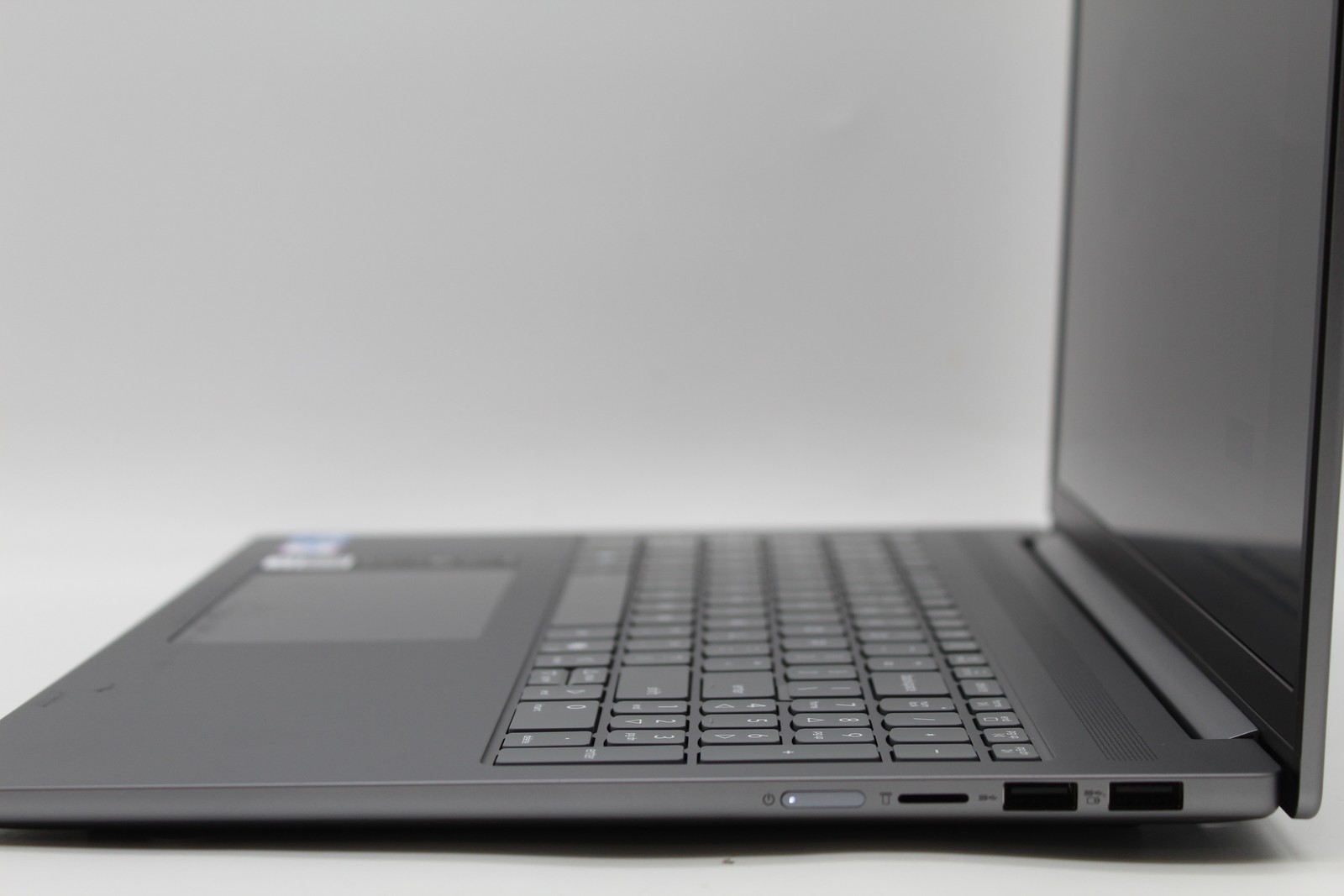 Lenovo IdeaPad Slim 5i 16″ Laptop Intel Core 5 2.2GHz 16GB 512GB SSD 83J1002JUS