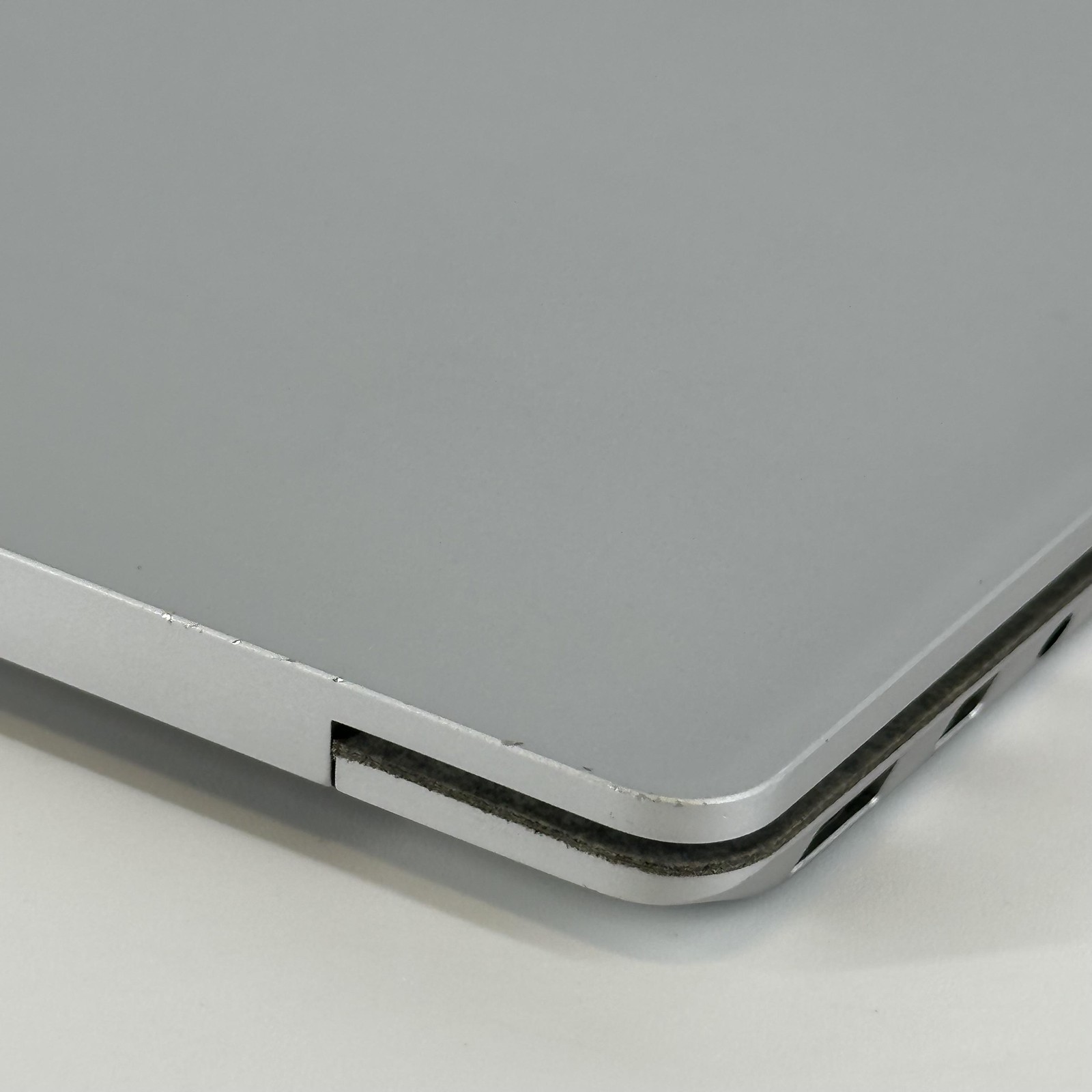 Microsoft Surface Laptop 2 13 2K TOUCH i5-8350U 1.7GHz 8GB 256GB Missing Keycaps