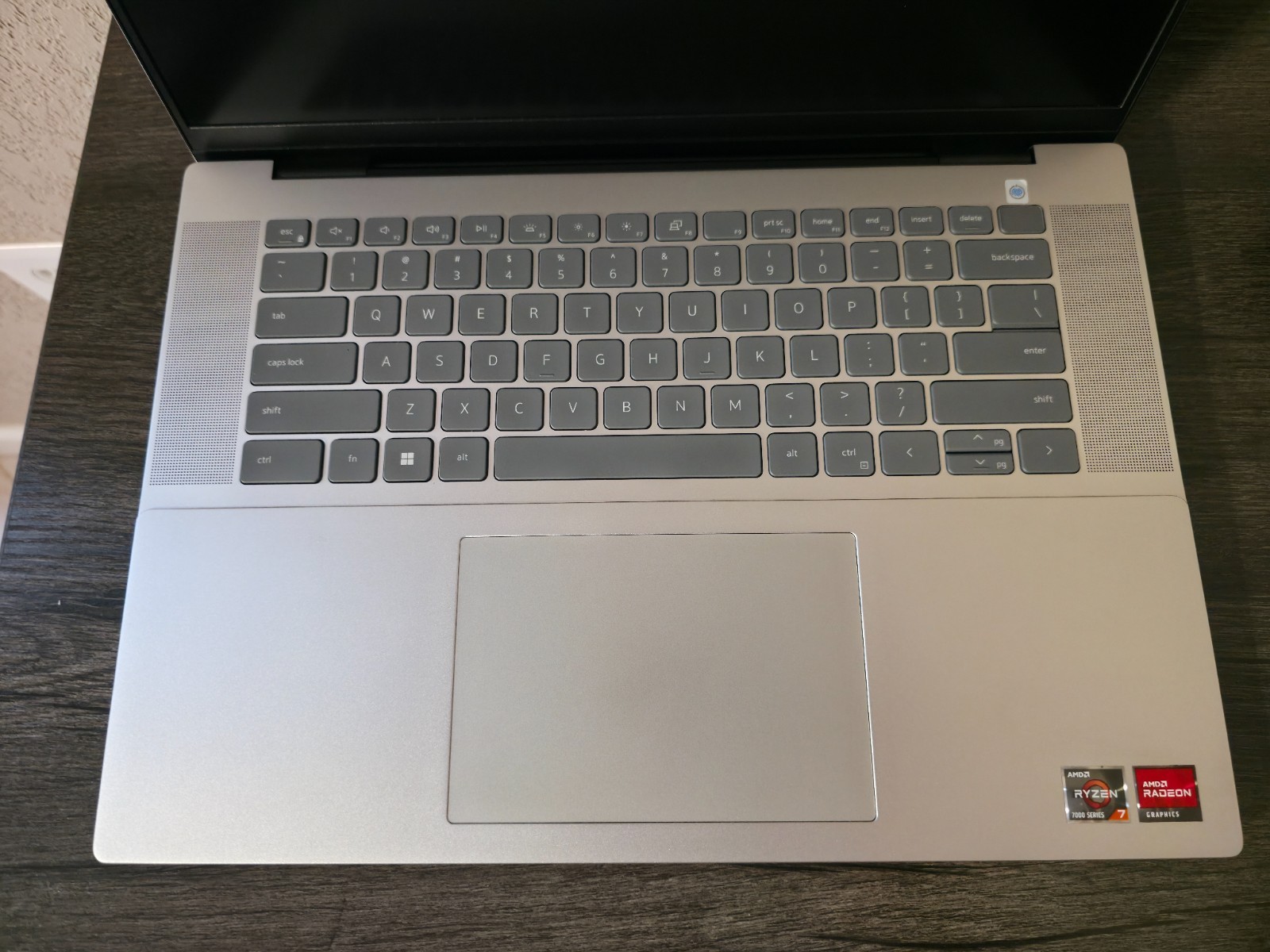 Dell Inspiron 16″ 5635 Laptop Ryzen 7-7730U 16GB 1TB SSD Windows 11 Home