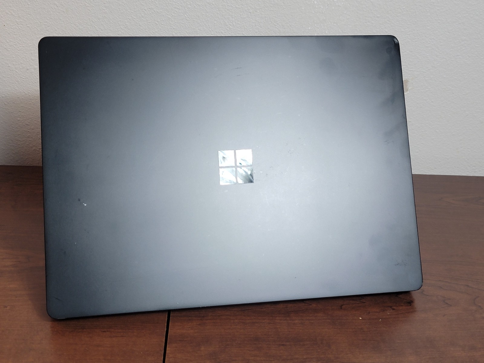 Microsoft Surface 2 13.5″ 512GB i7-8650U 1.9GHz 16GB Windows 11 Pro w/charger