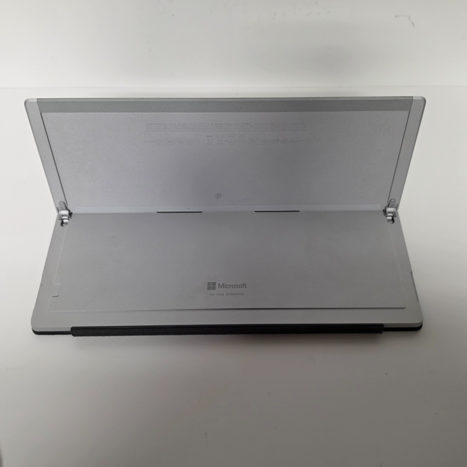 Microsoft Surface Pro 5 1796 128GB | Intel Core m3-7Y30 | 4GB Ram | Win 11 Pro